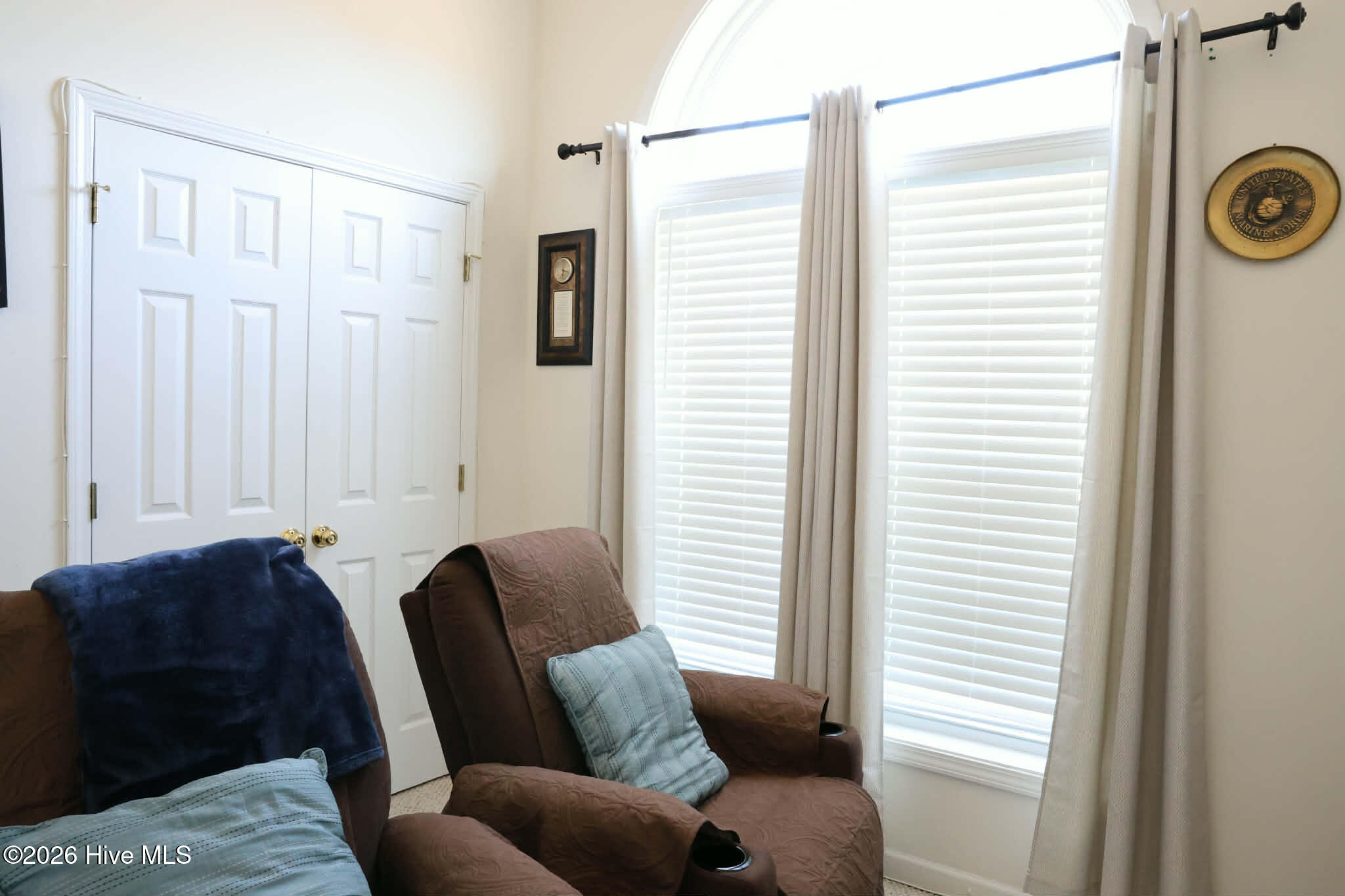 100548456 | Photo 37