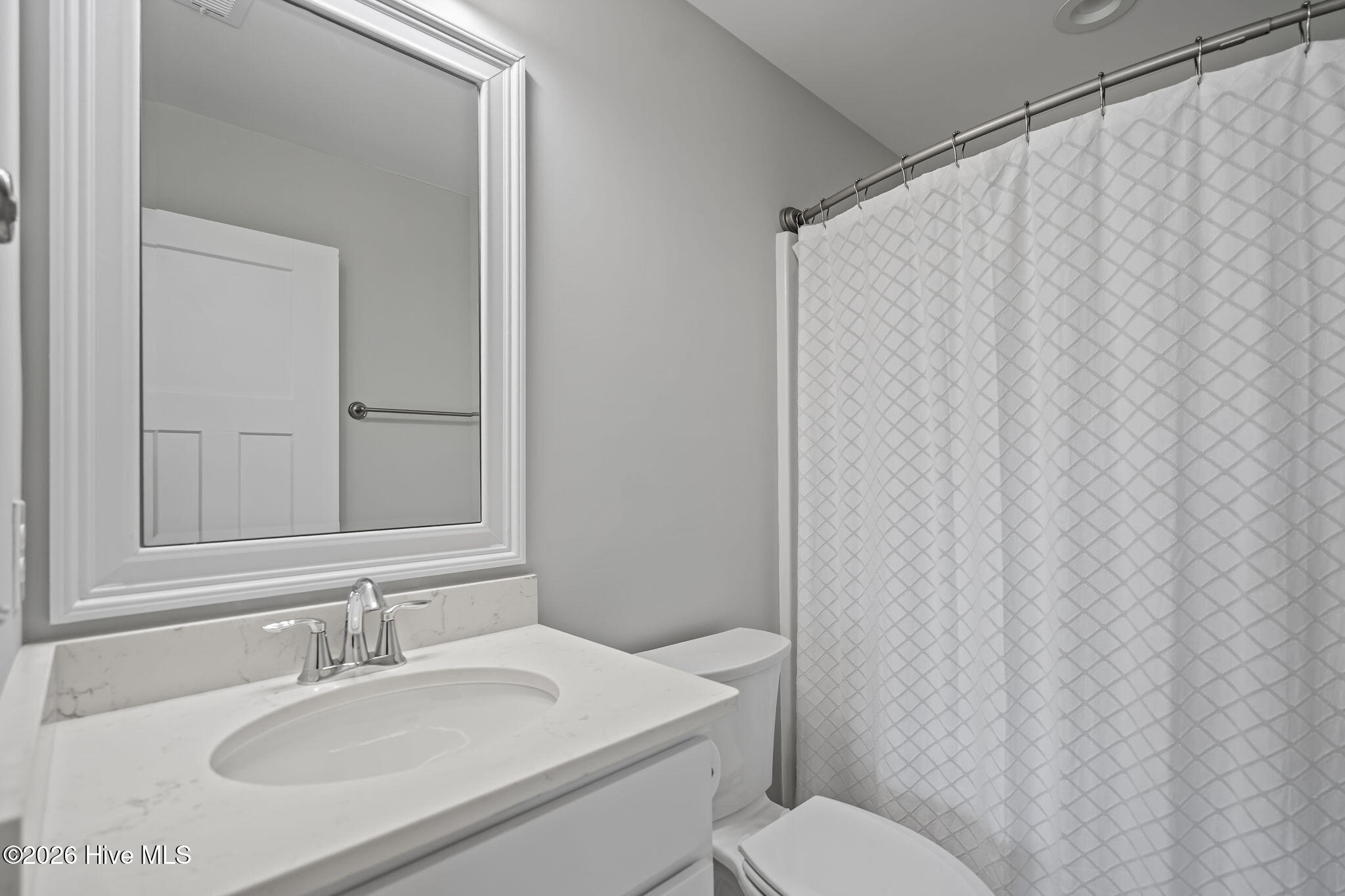 100562064 | Photo 33