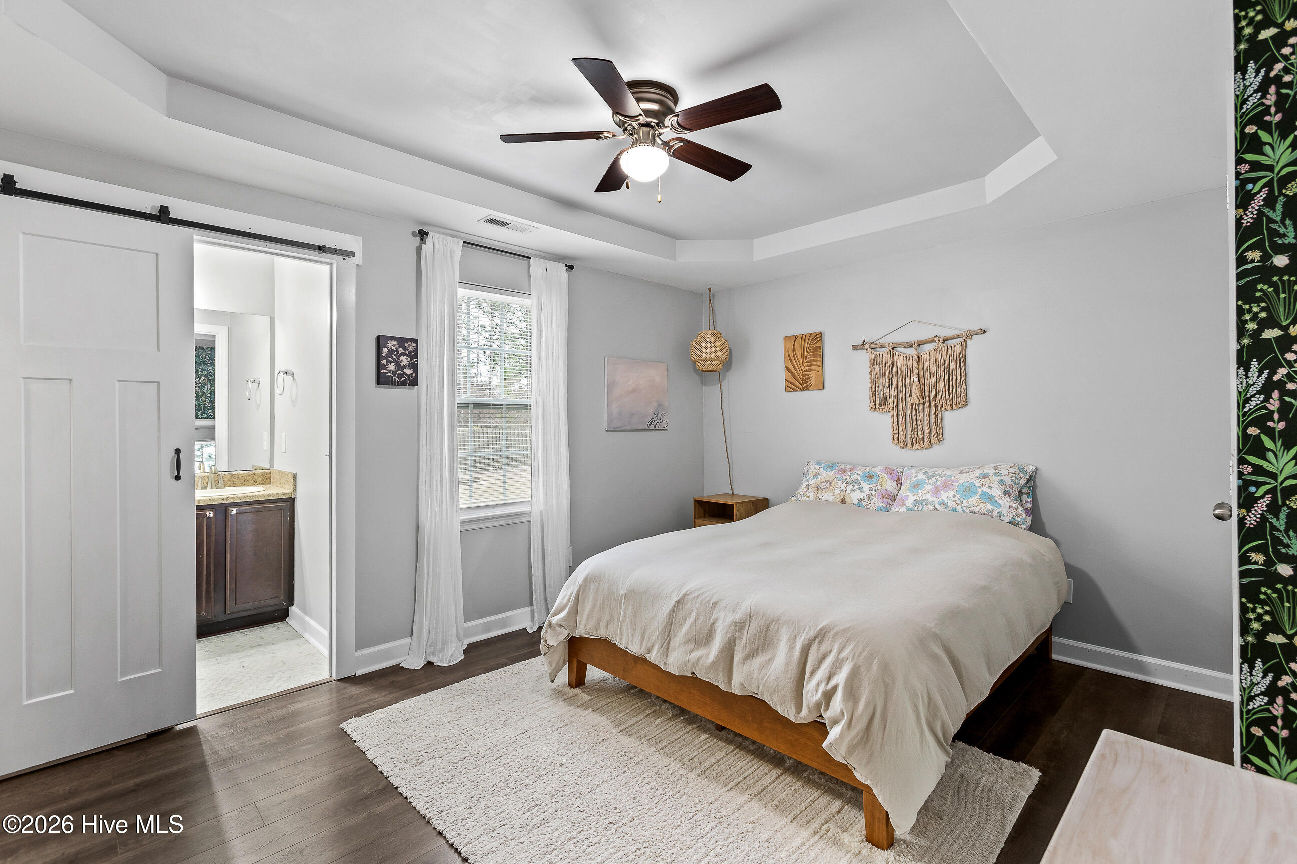 100559472 | Photo 15