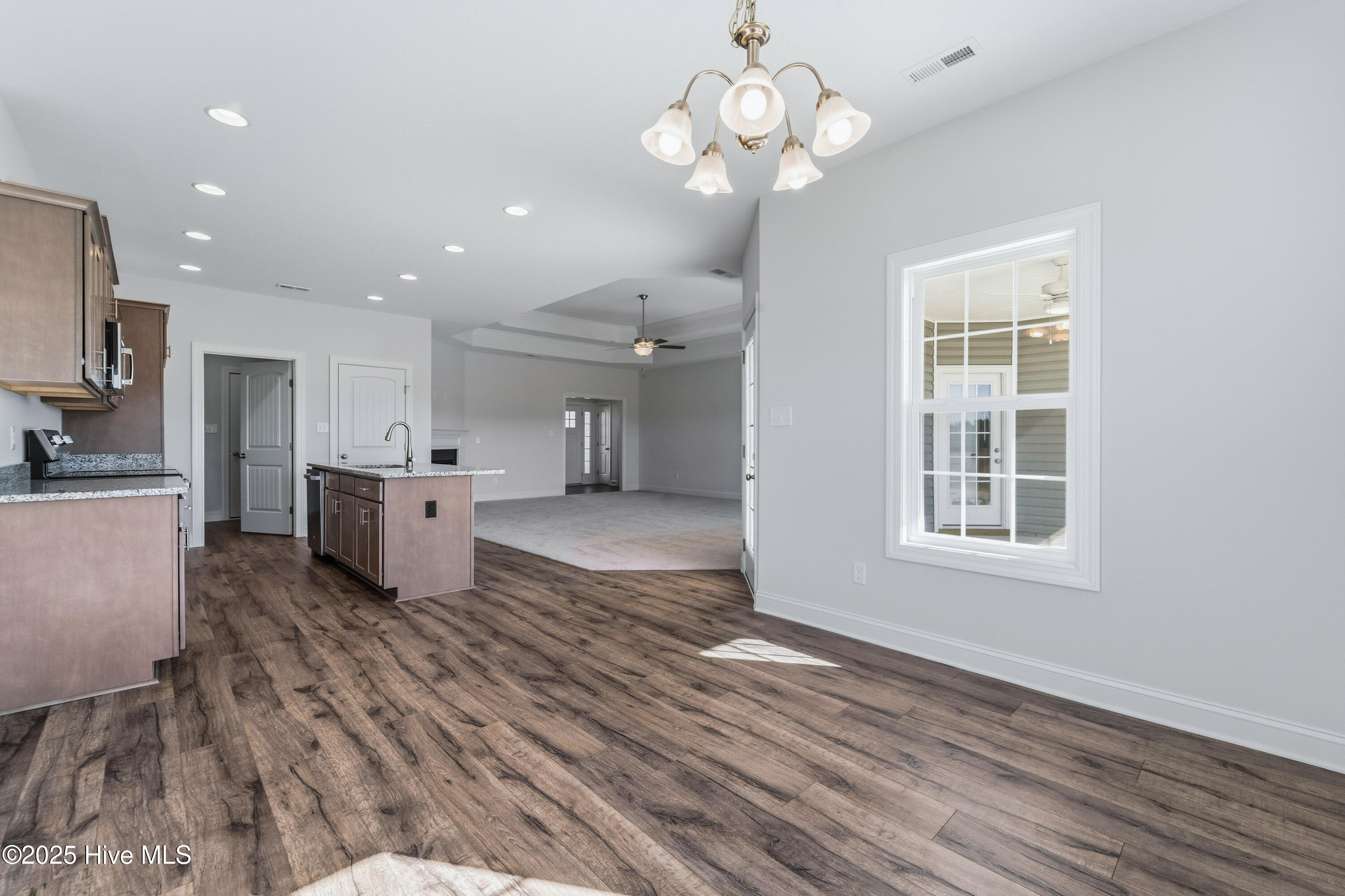 100514766 | Photo 17