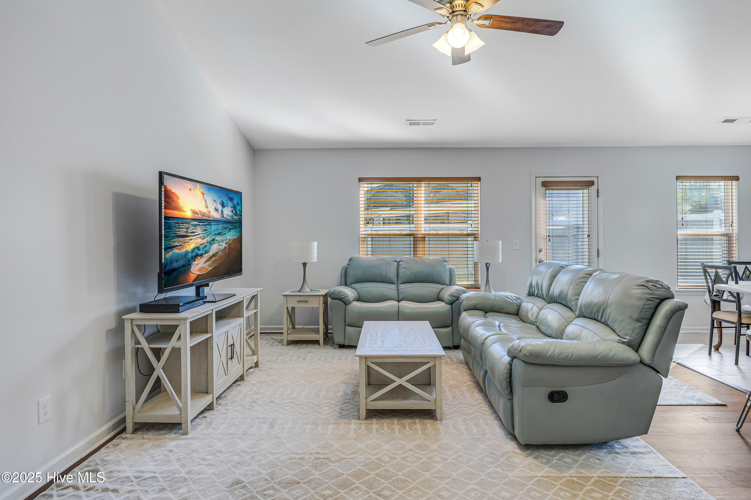 100539432 | Photo 13