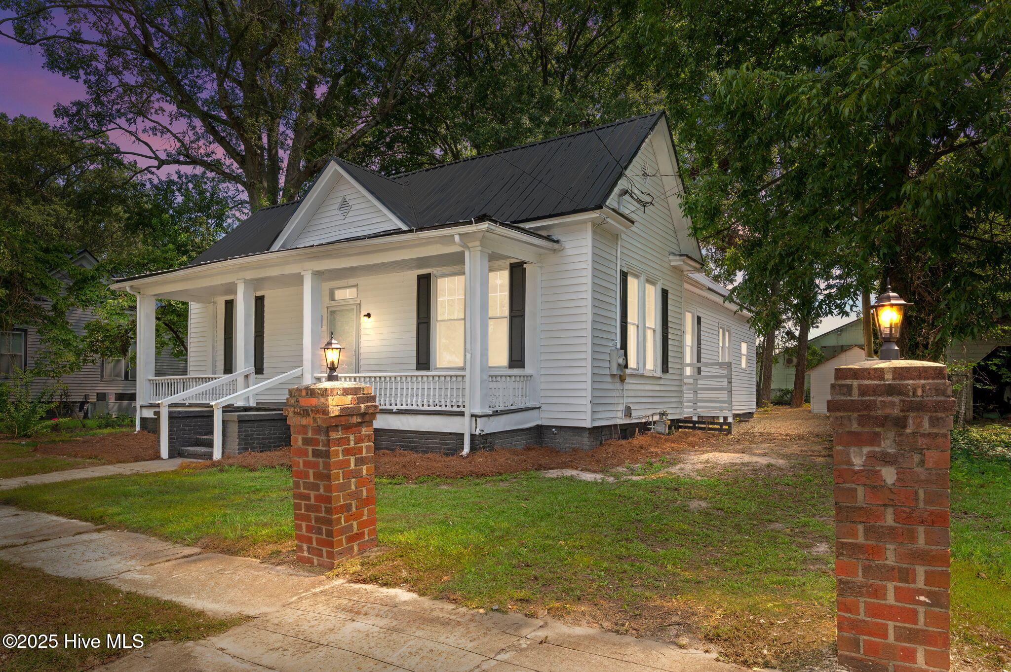 Homes for sale in Kinston, NC | 109 E Grainger Ave, Kinston, NC 28501 | MLS# 100527510