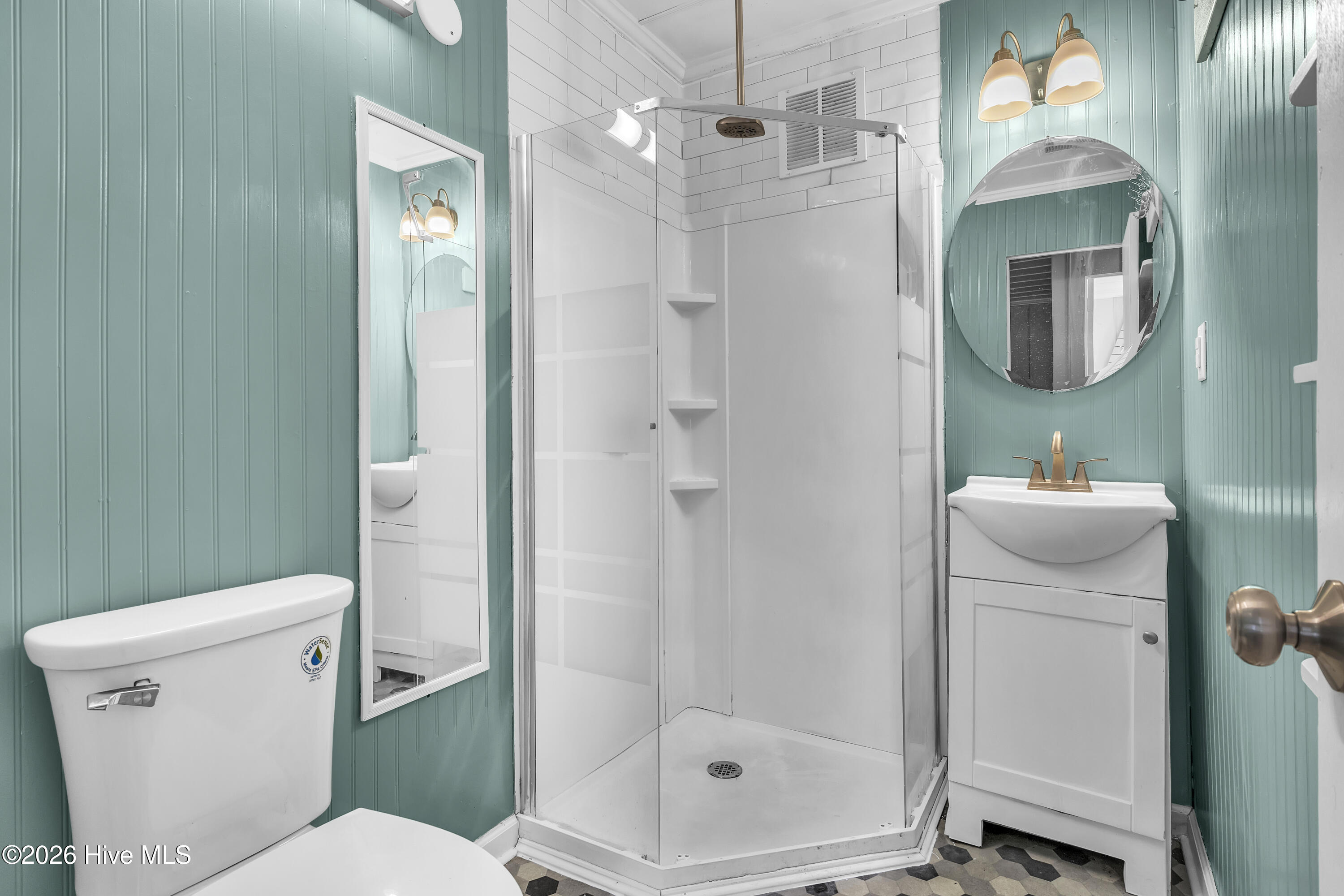 100550630 | Photo 16