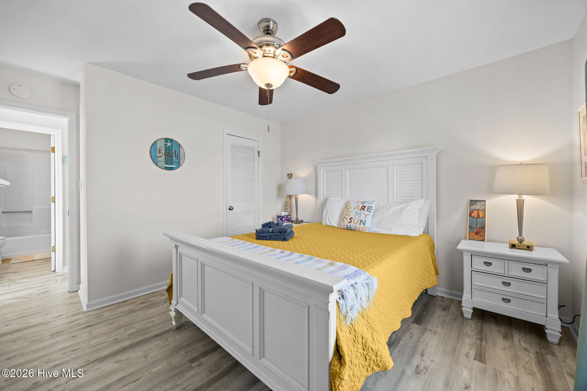 100552001 | Photo 33