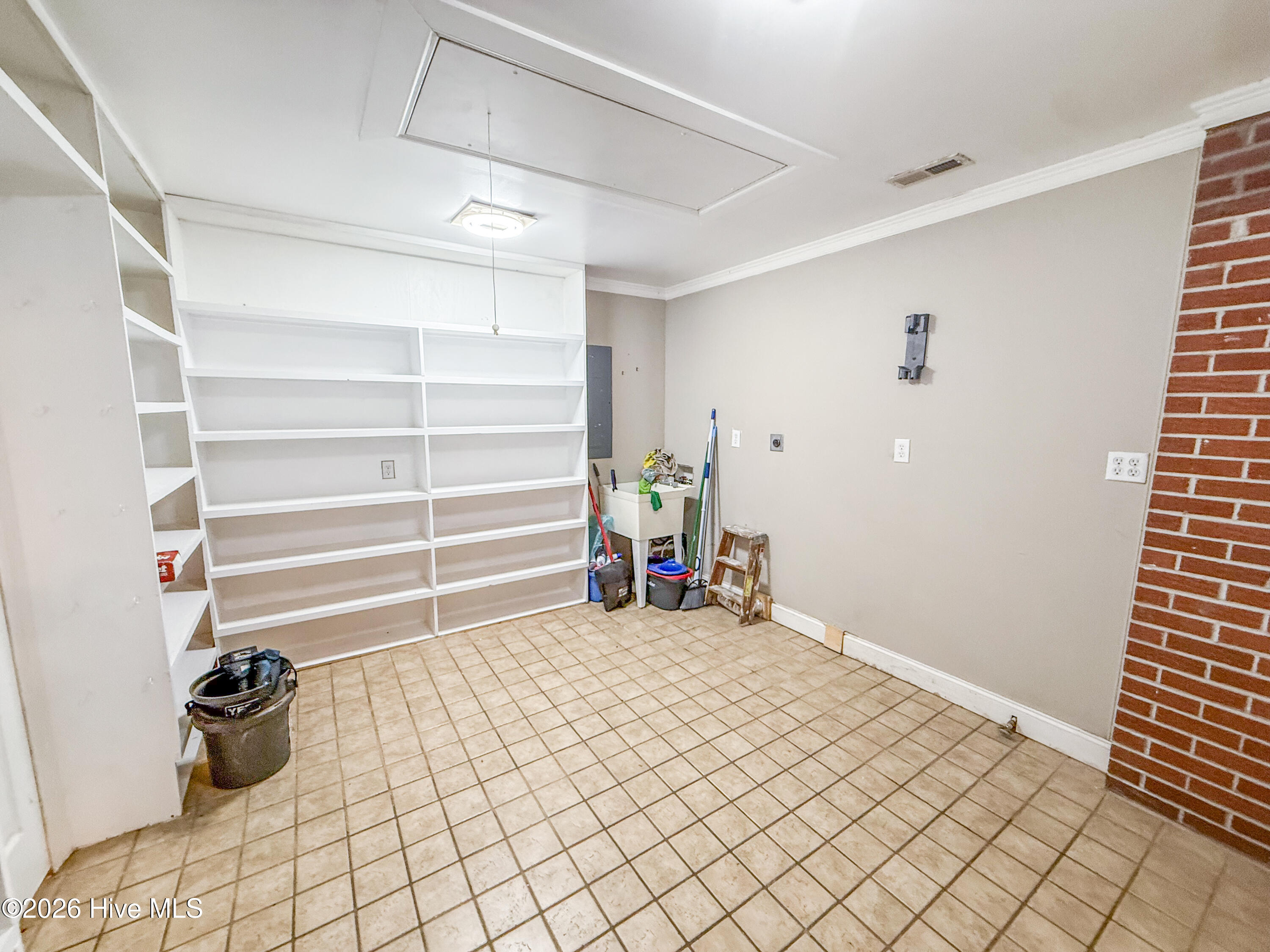 100547138 | Photo 12