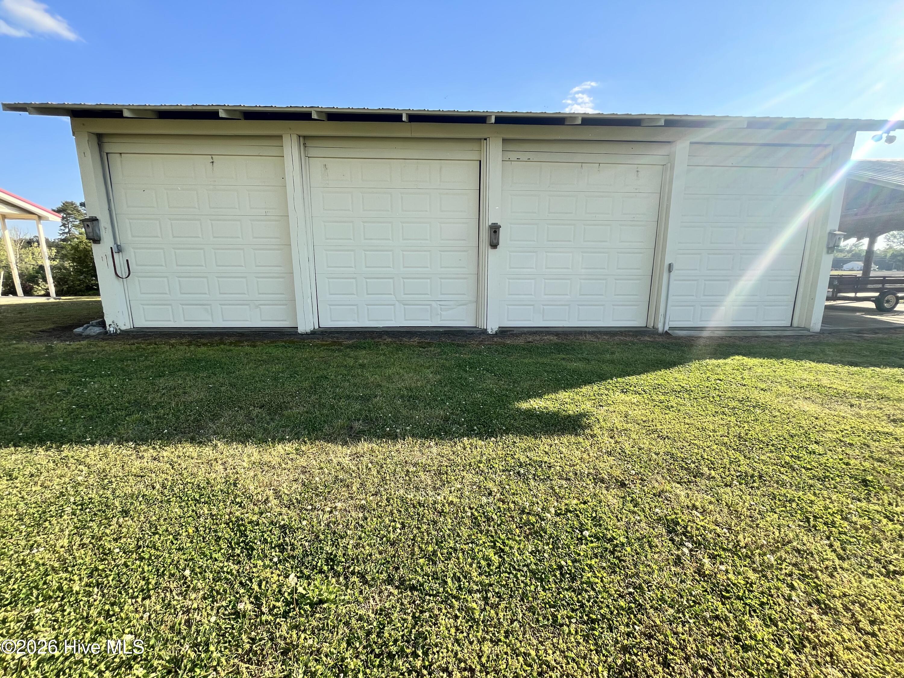 100567064 | Photo 18