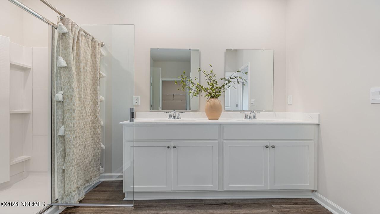 100562288 | Photo 17