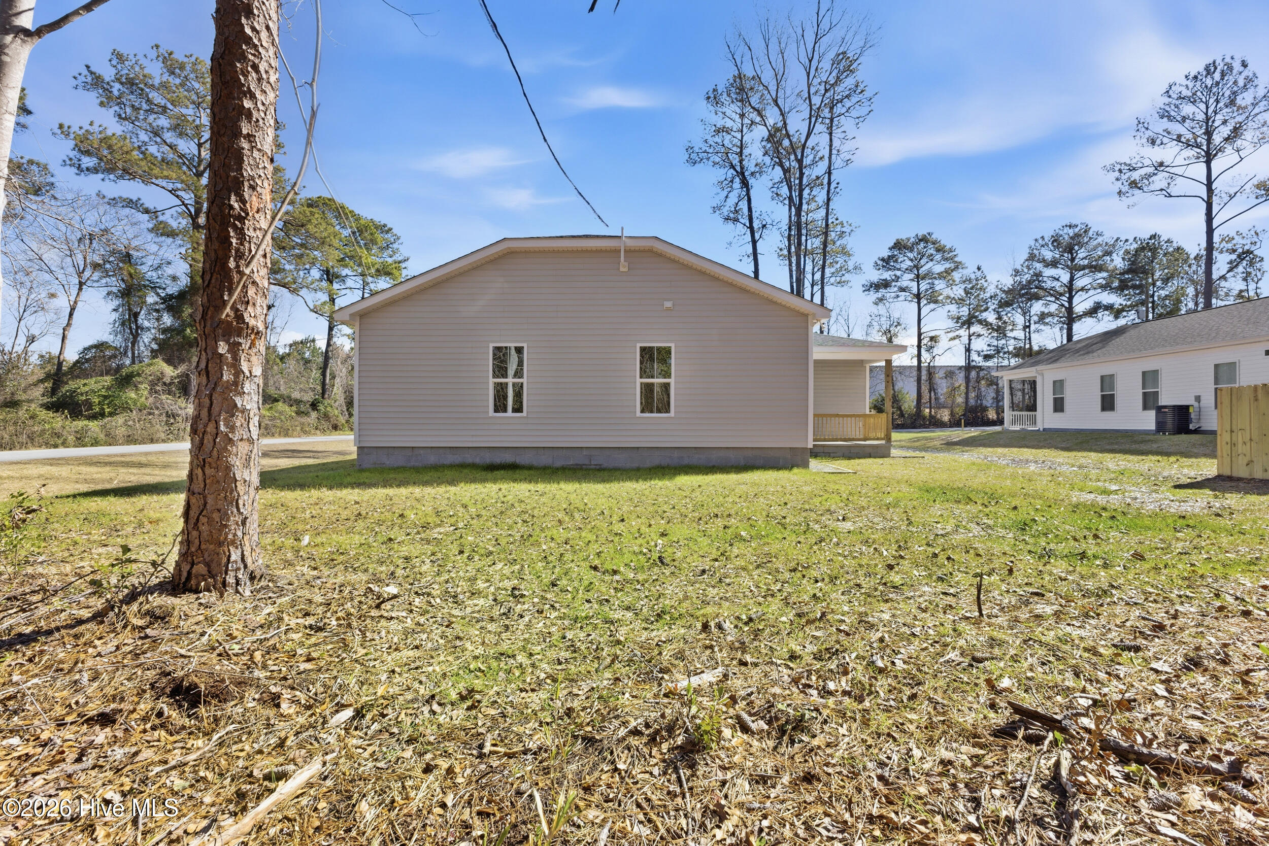 100557700 | Photo 40