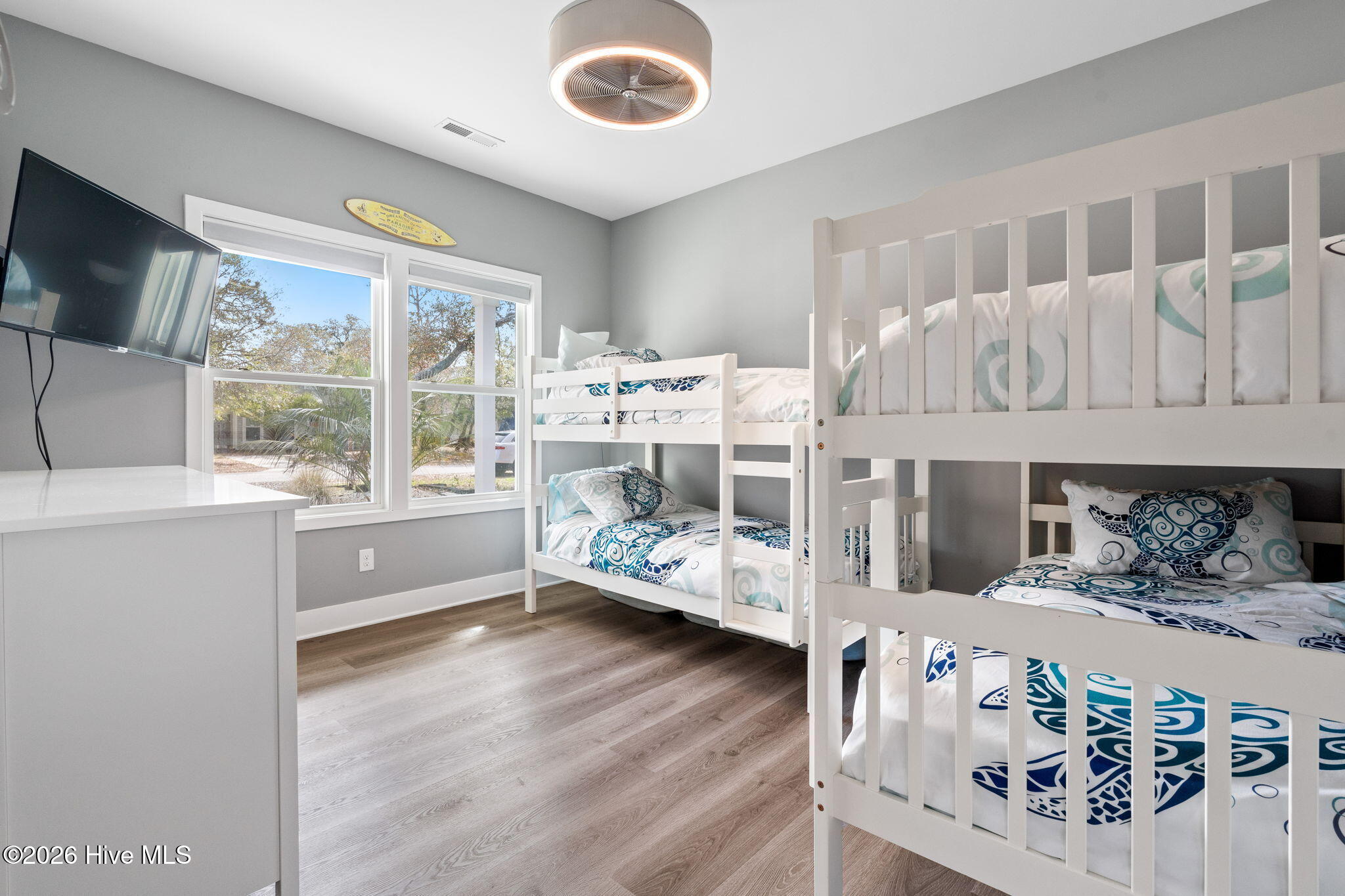 100568020 | Photo 21