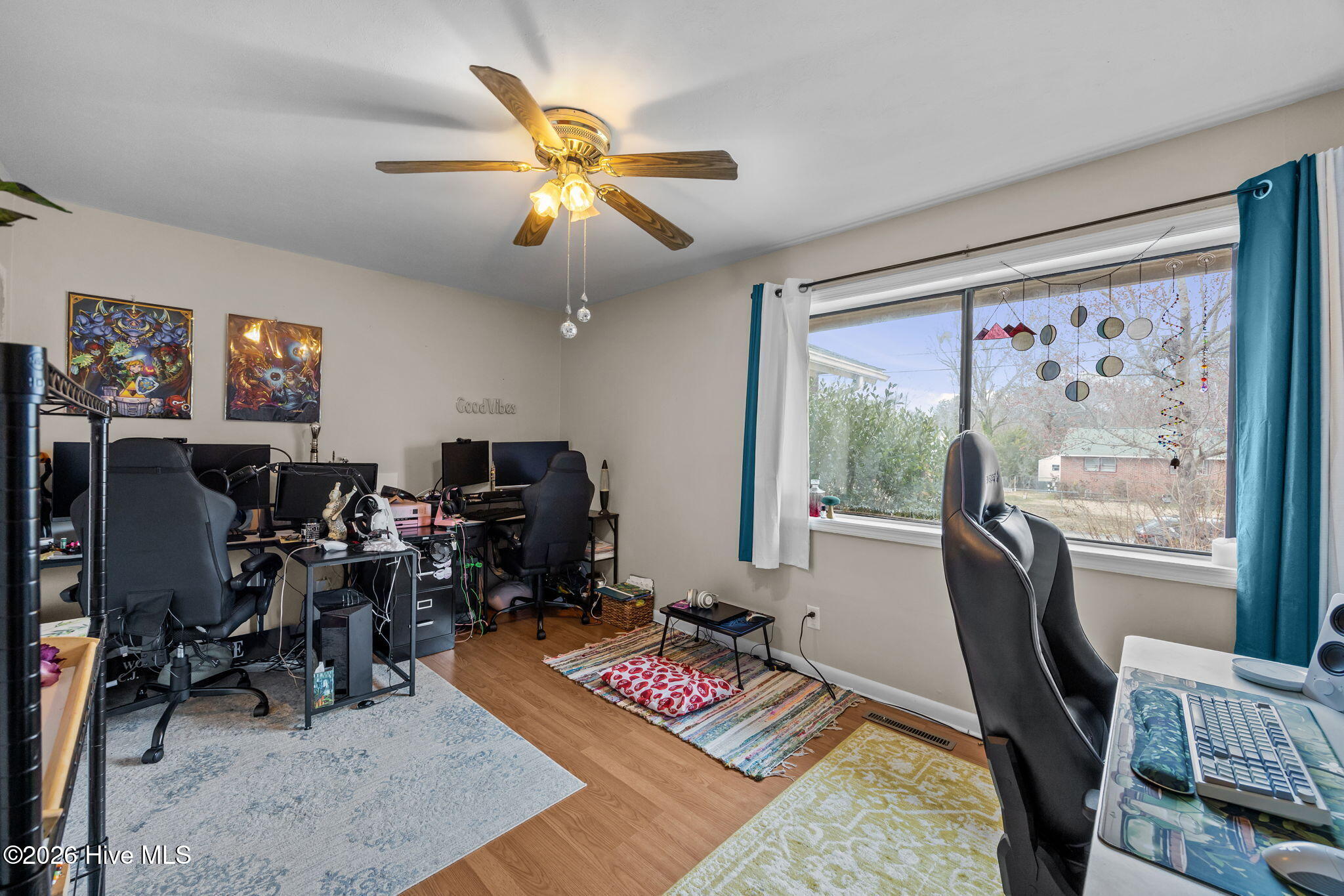 100555737 | Photo 35