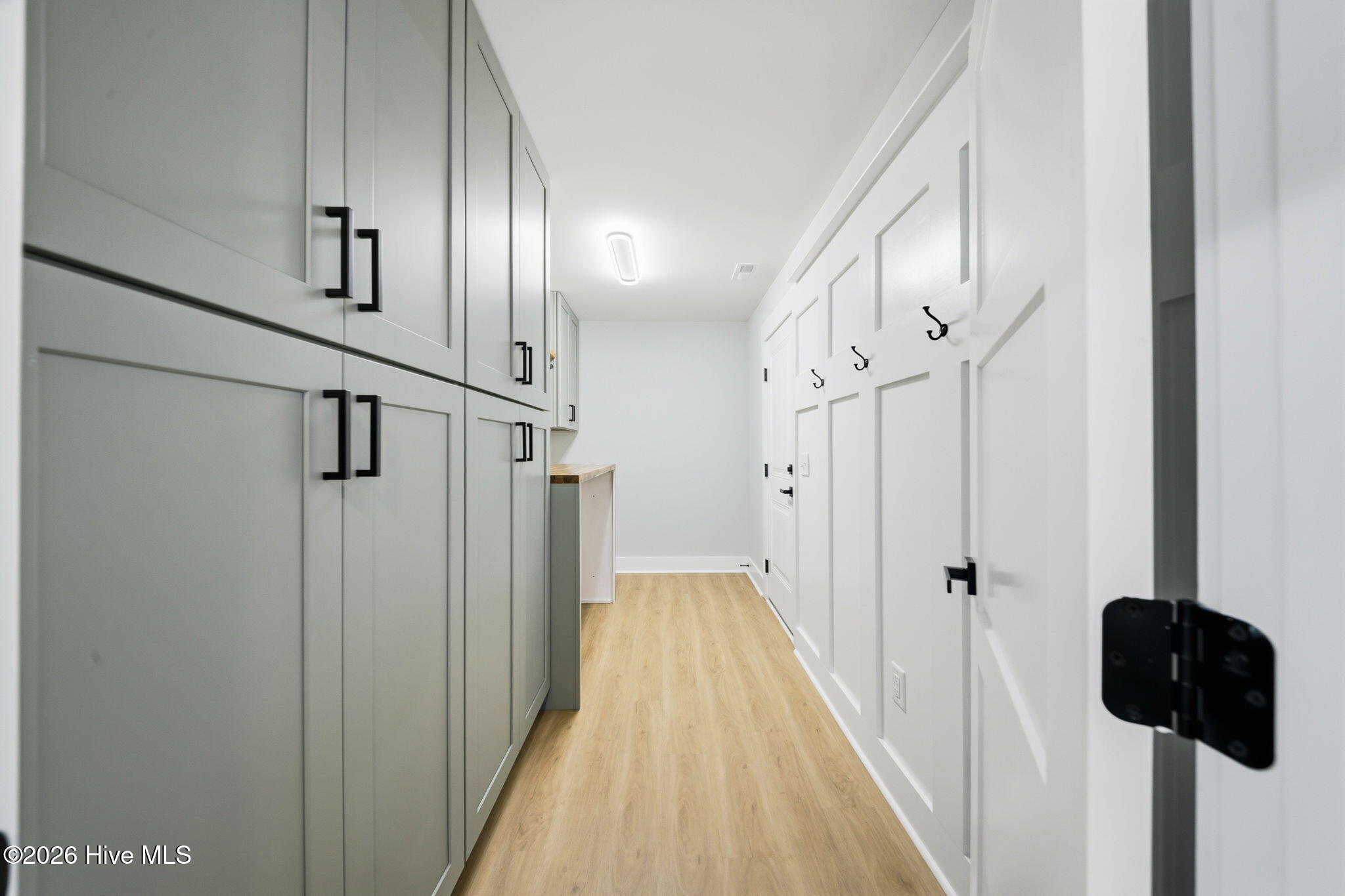 100569769 | Photo 53