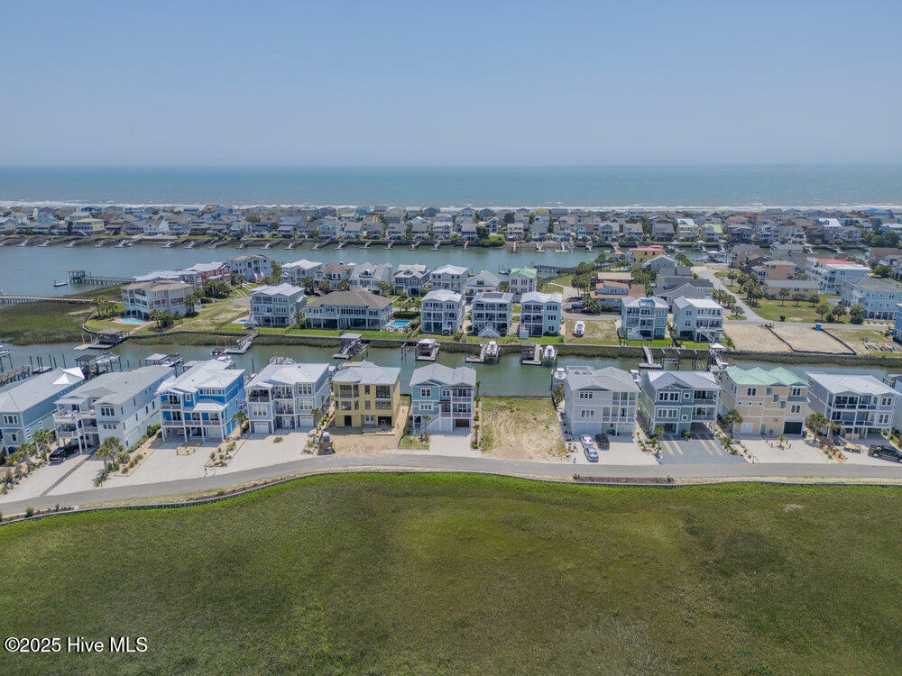 100509330 | Photo 51