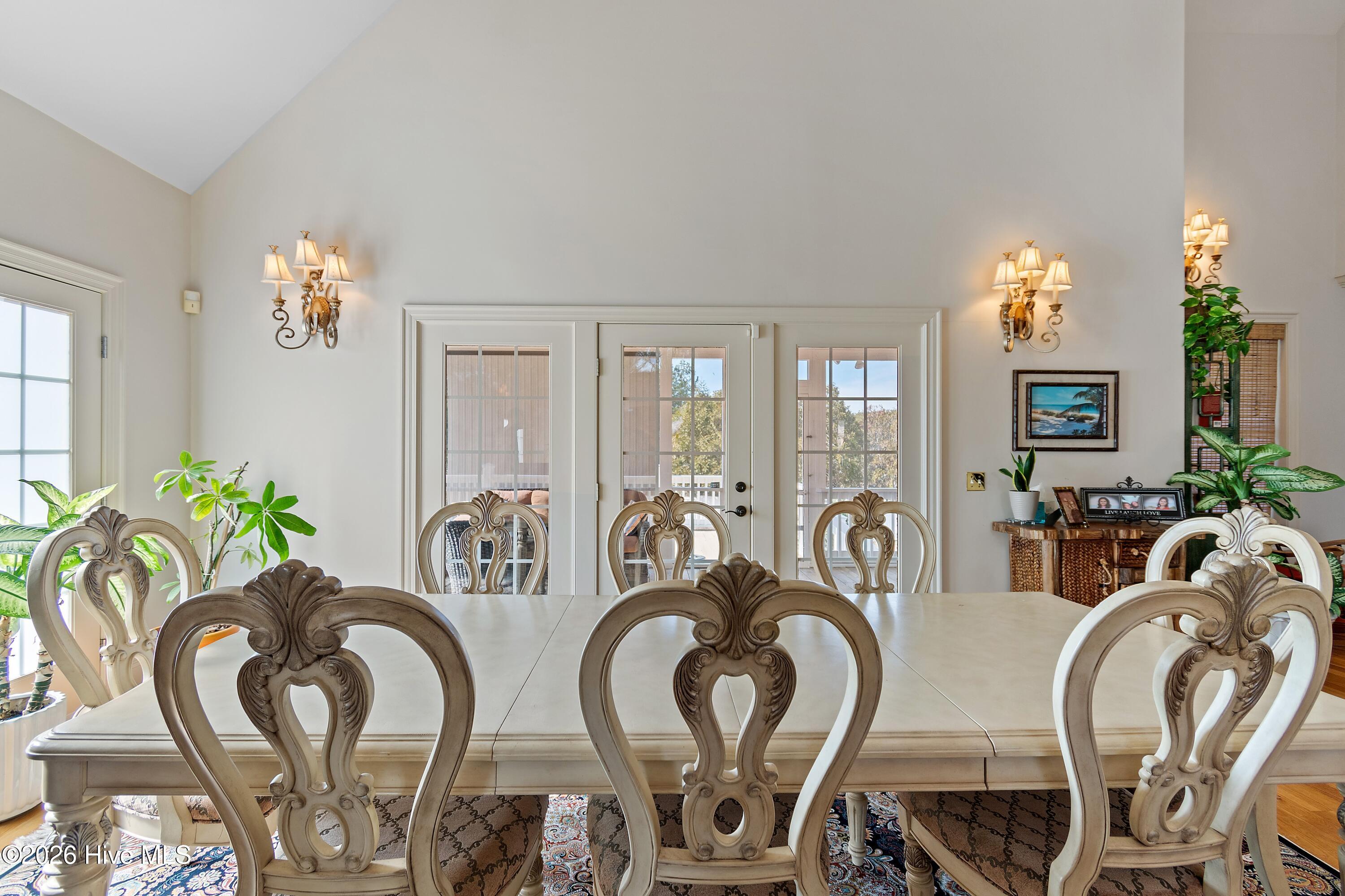 100559303 | Photo 28