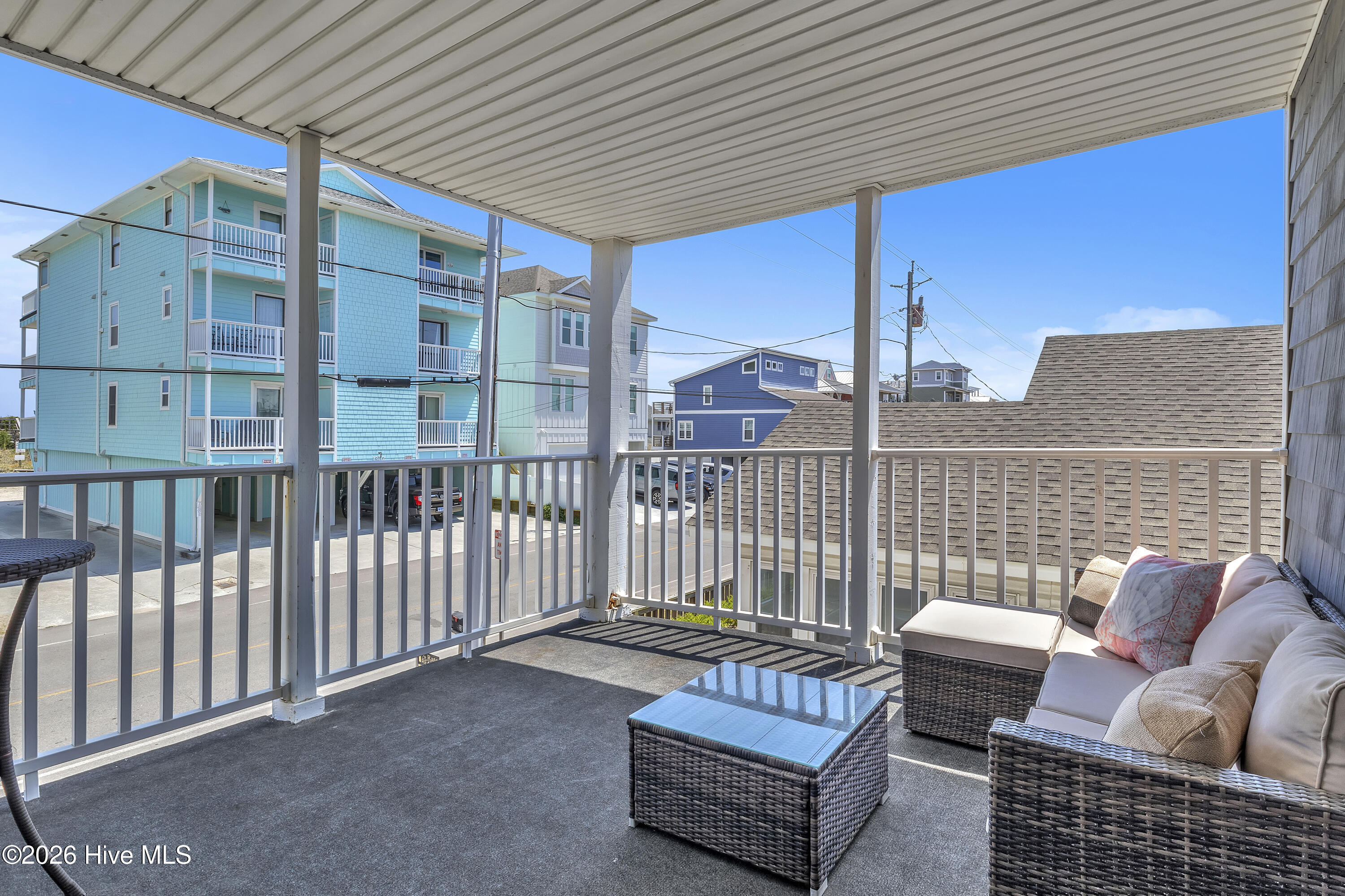 100569853 | Photo 15