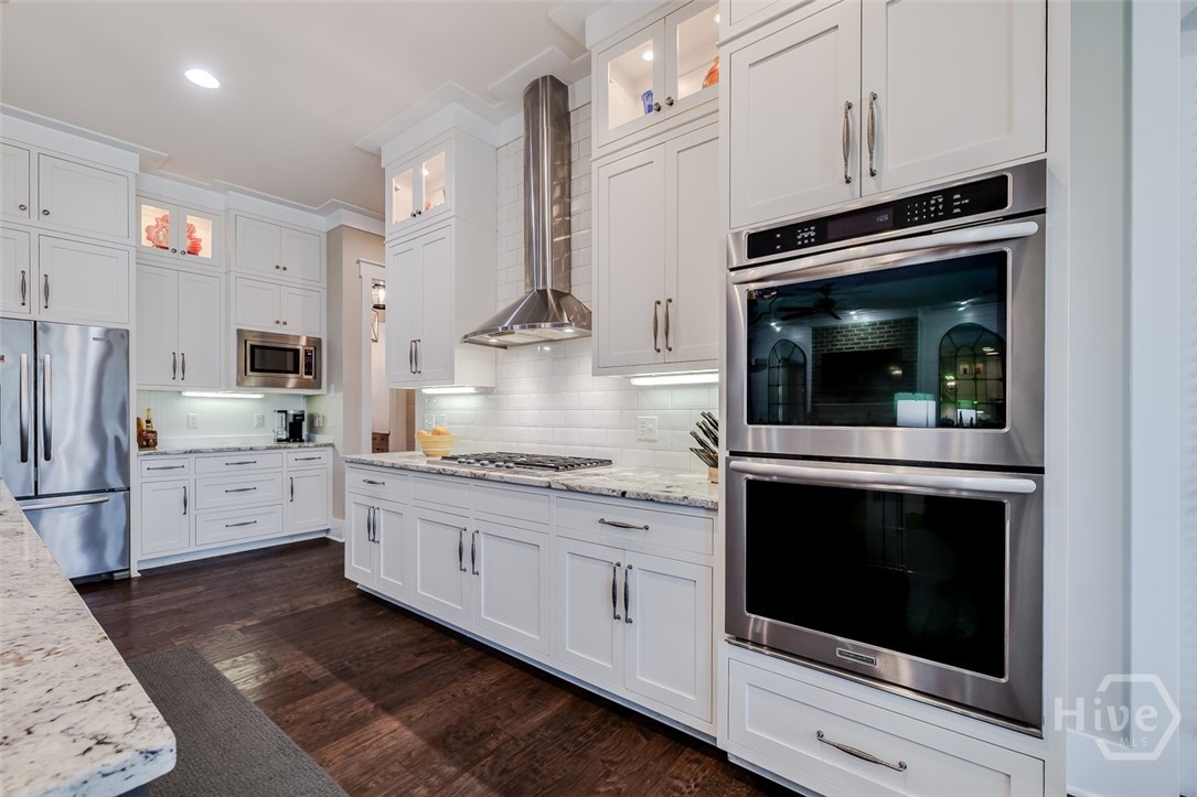 Double wall ovens with gas range cooktop