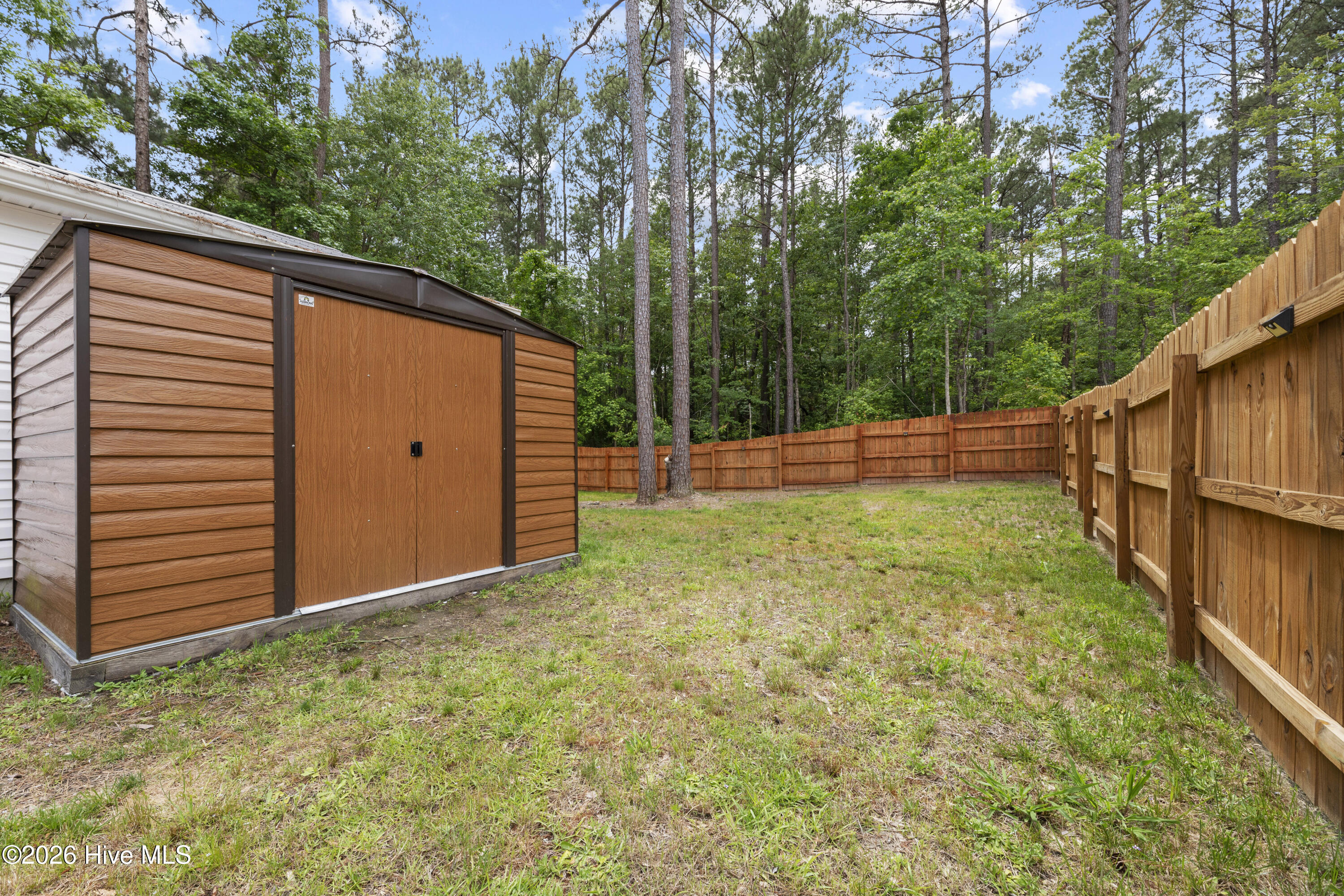 100570462 | Photo 24