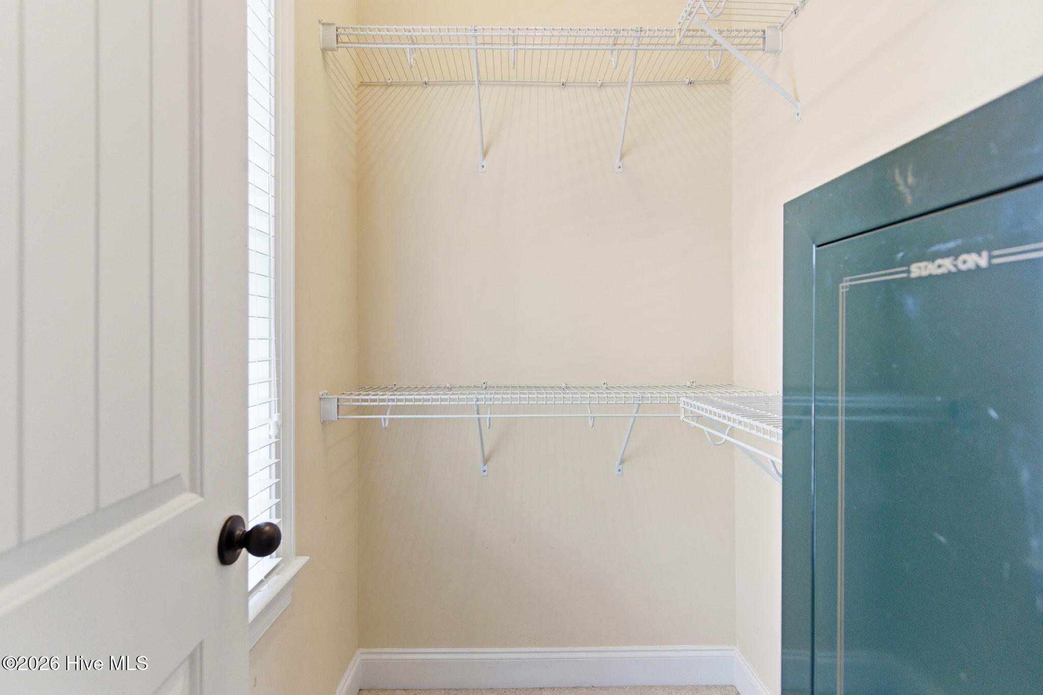 100569700 | Photo 45