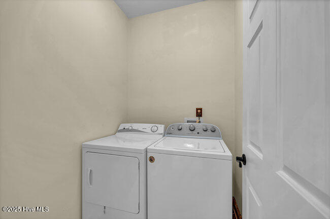 100542118 | Photo 17