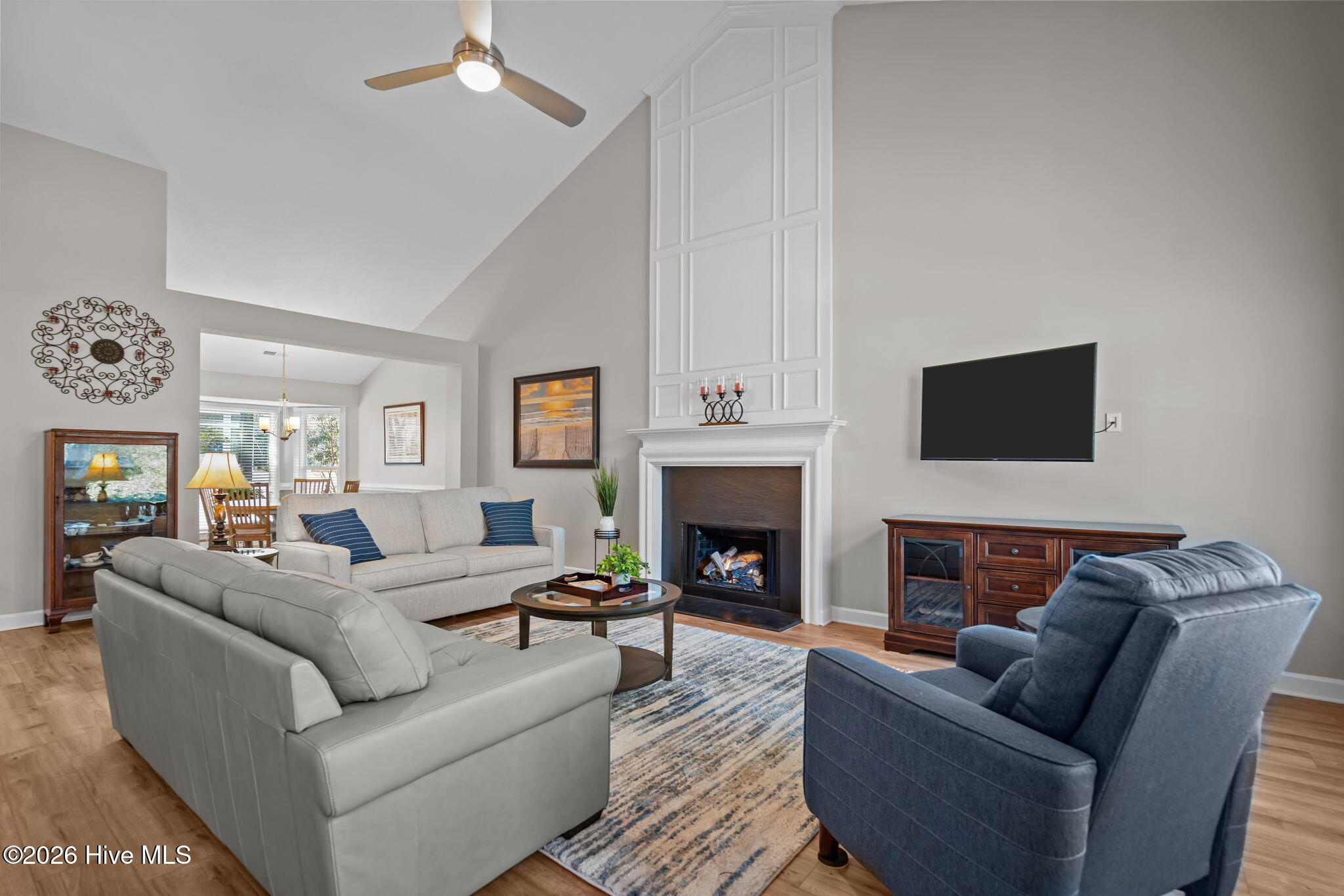 100547043 | Photo 10