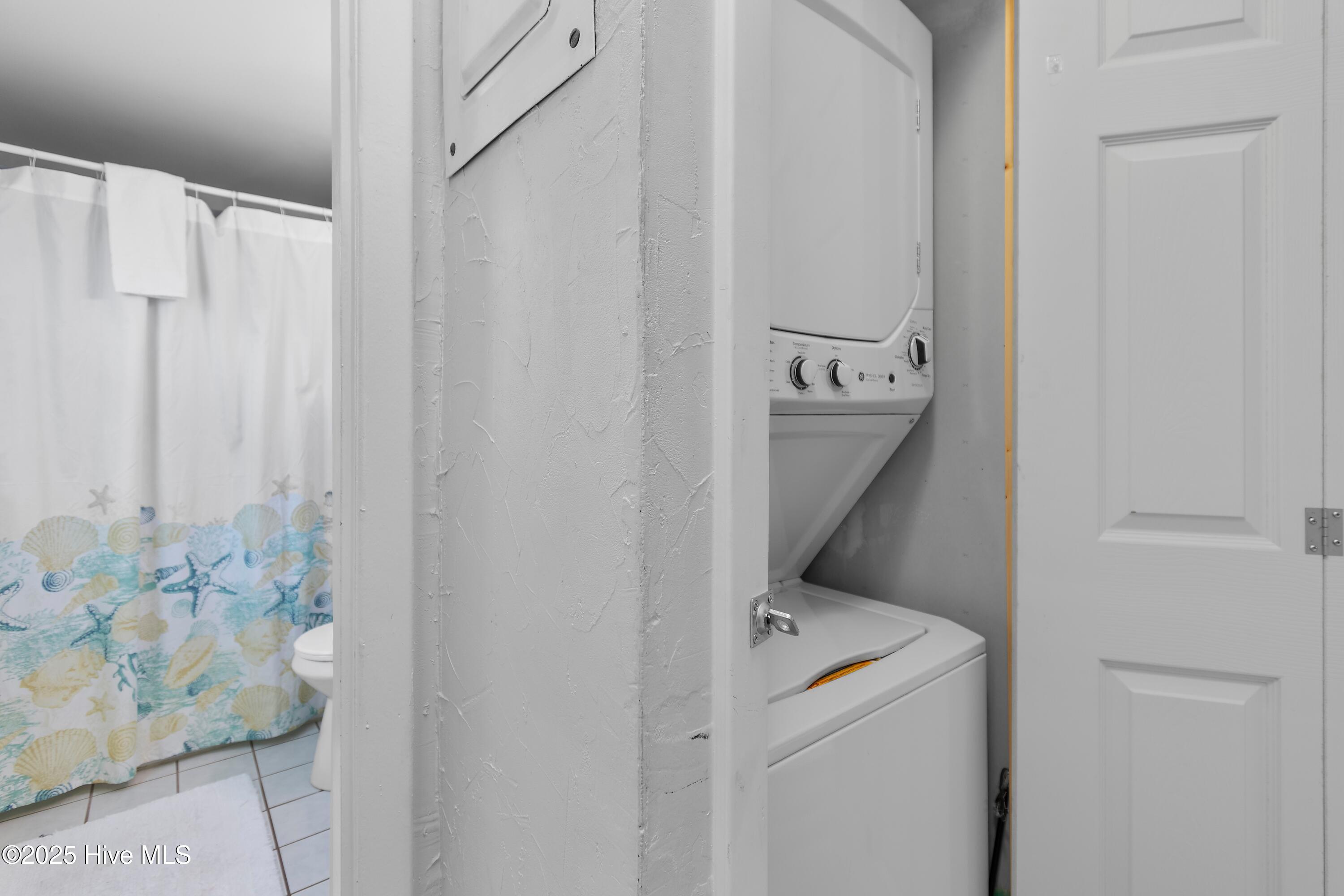 100564186 | Photo 25