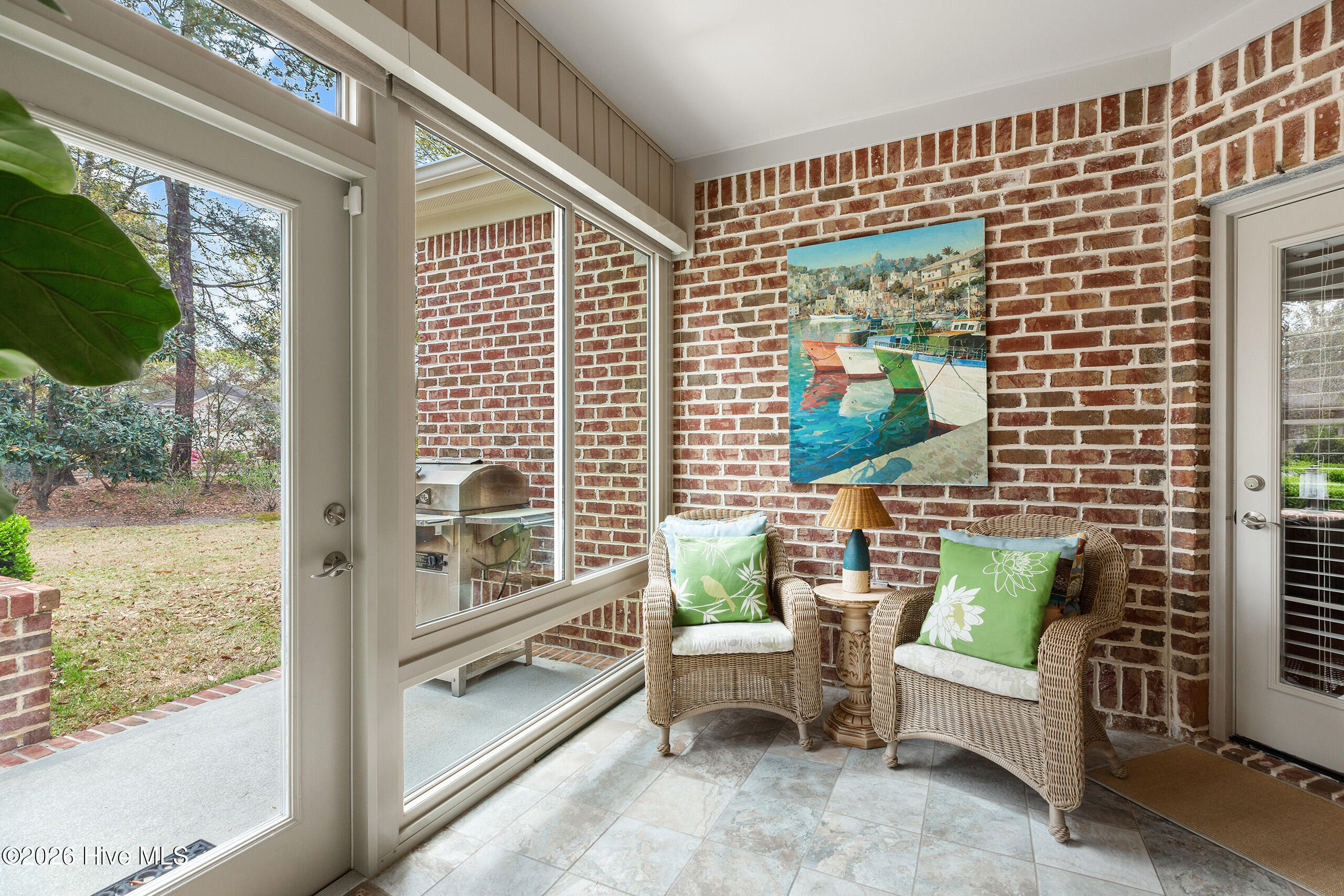 100563471 | Photo 38