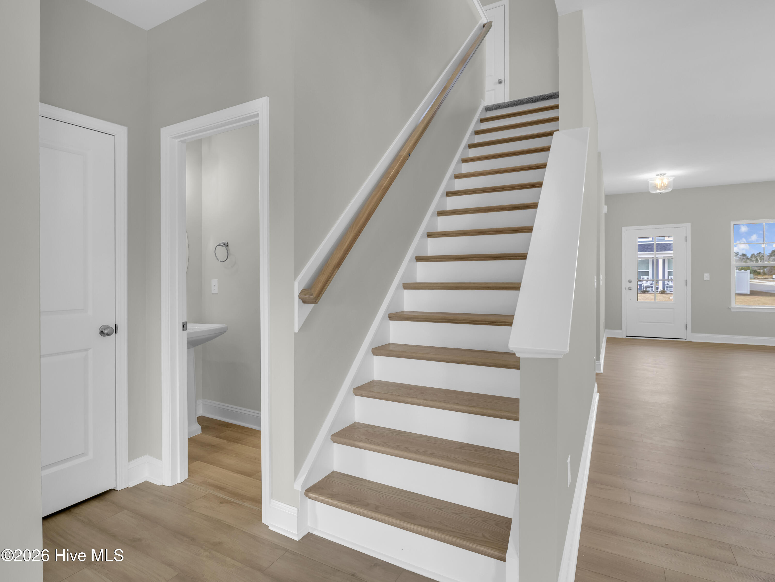 100552791 | Photo 25