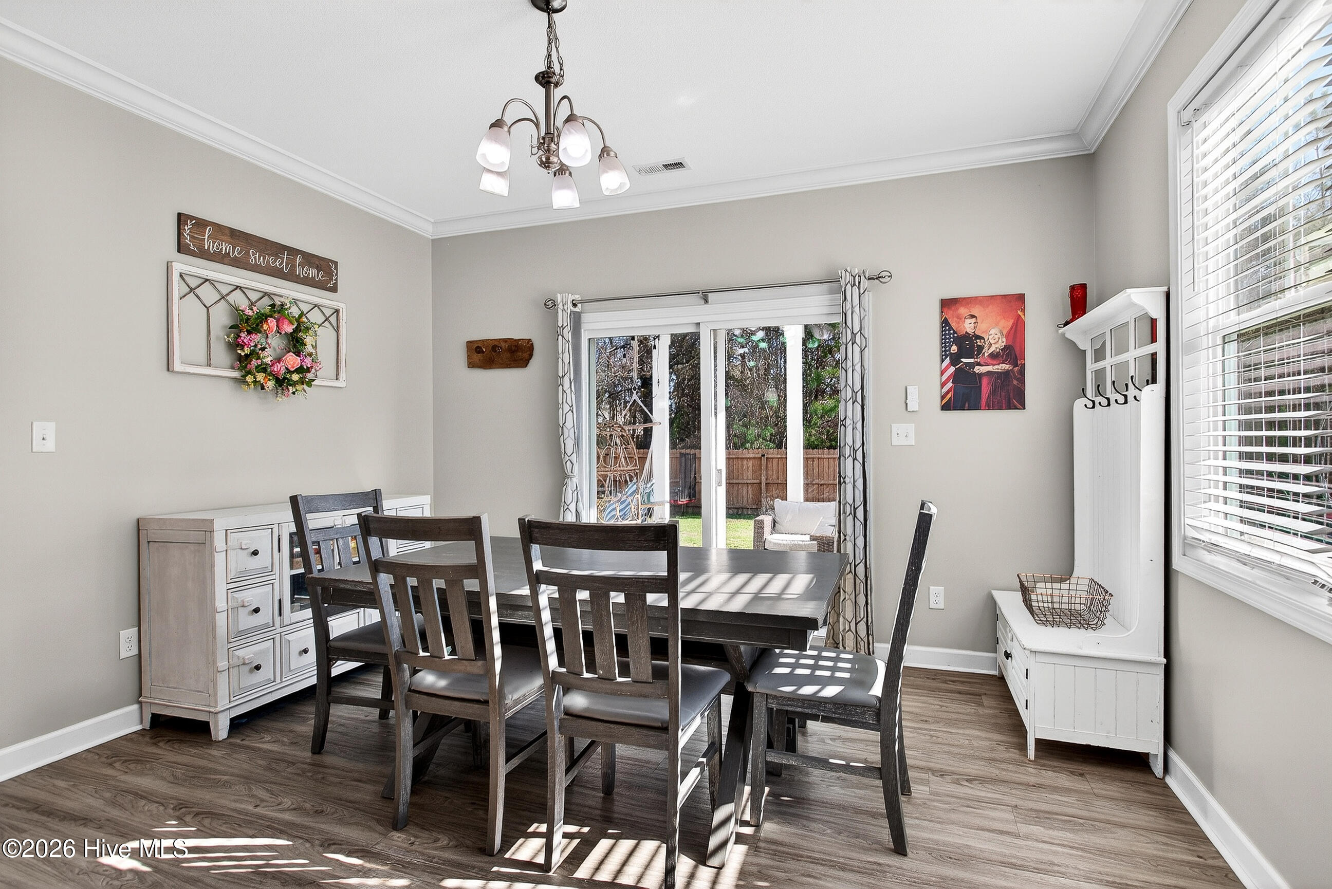 100562931 | Photo 13