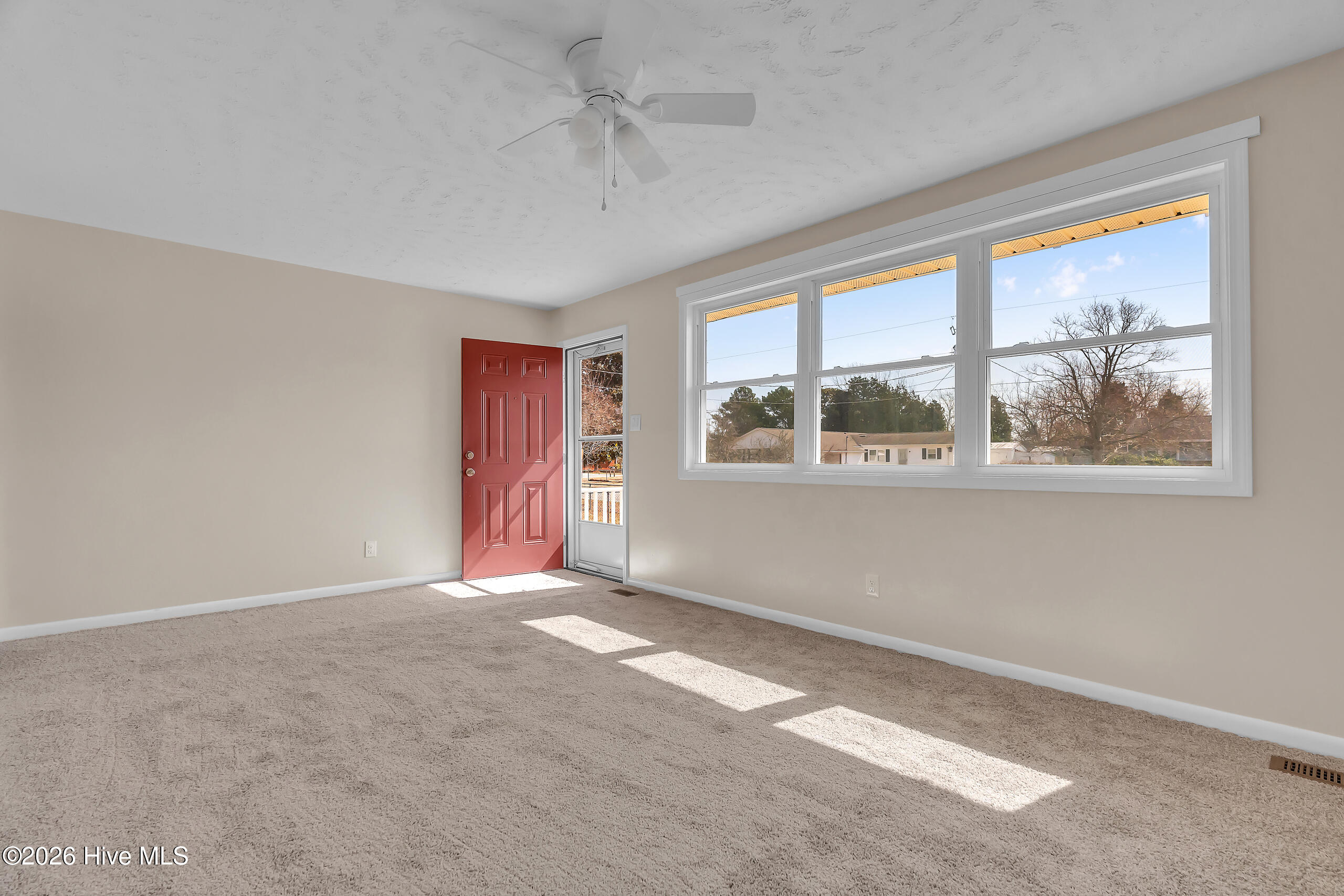 100557888 | Photo 10