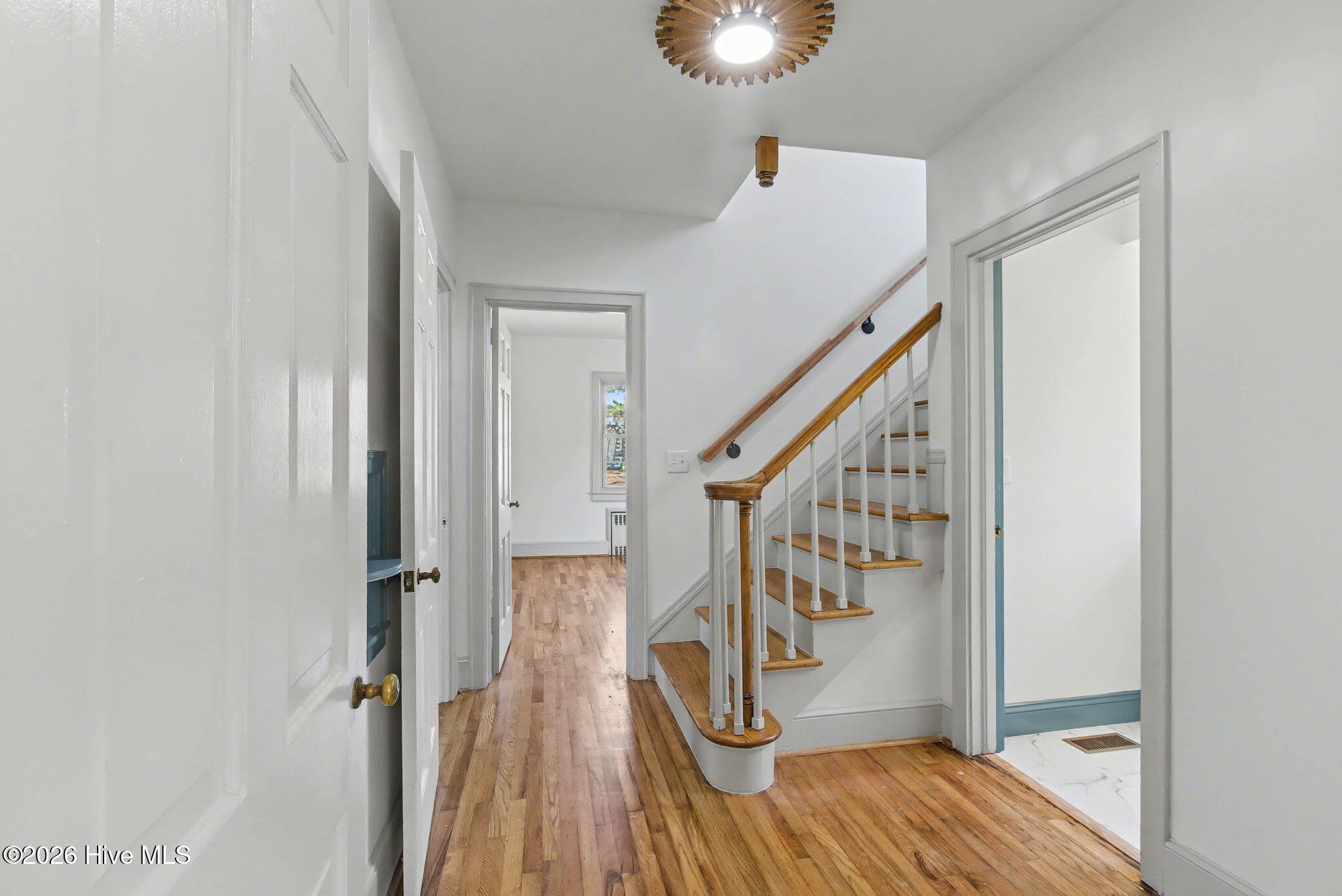 100549818 | Photo 20