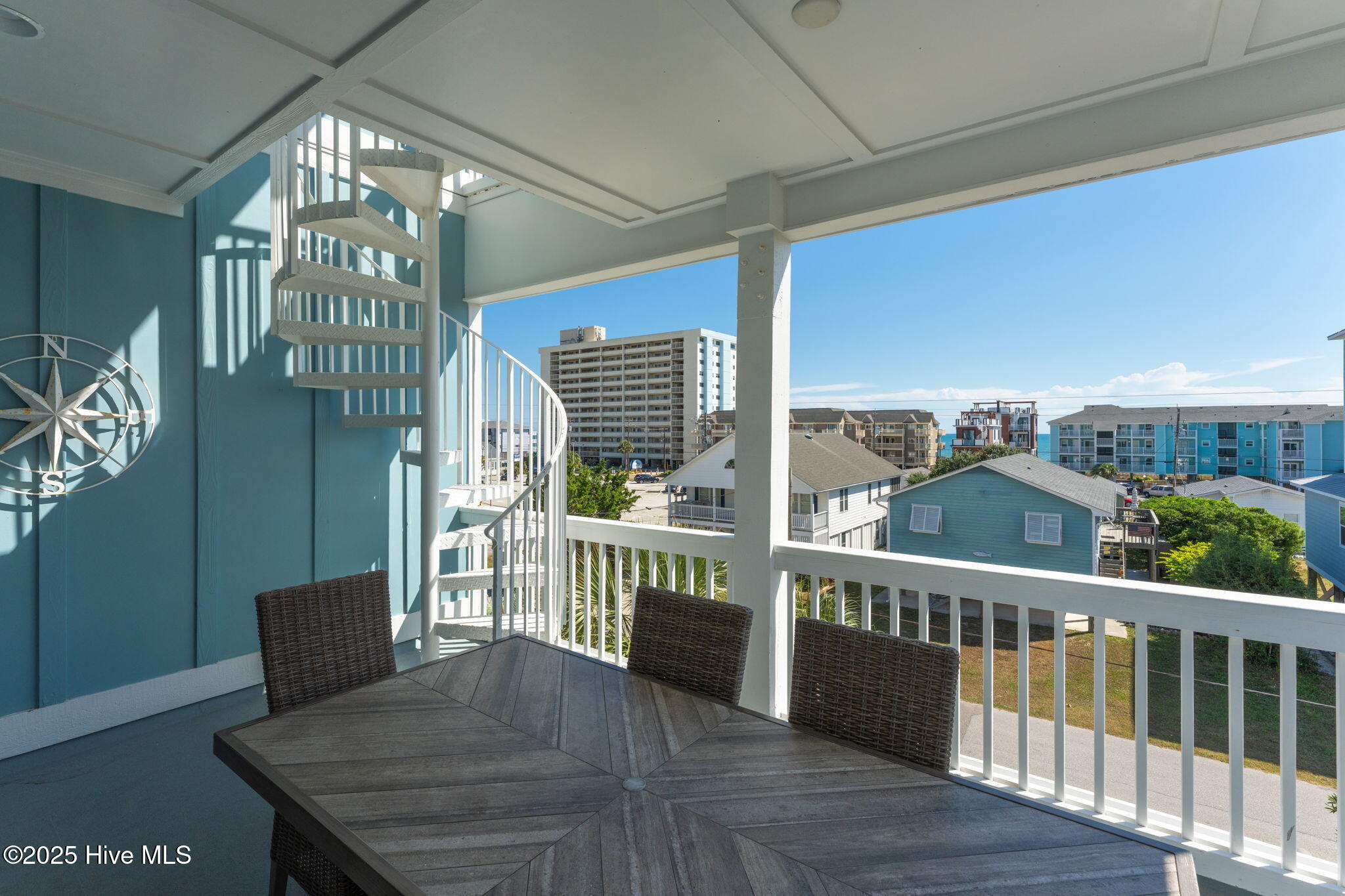 100537095 | Photo 25