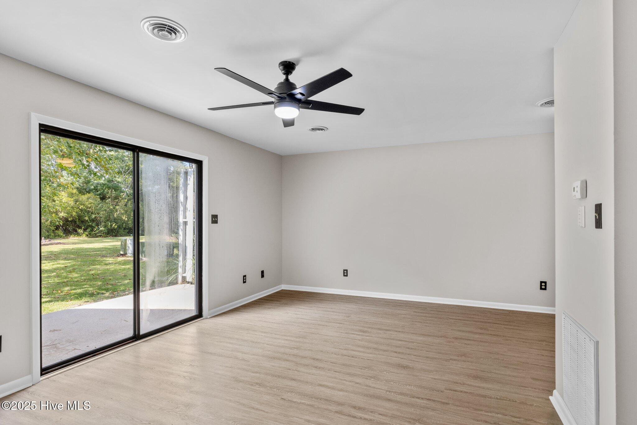 100539735 | Photo 15