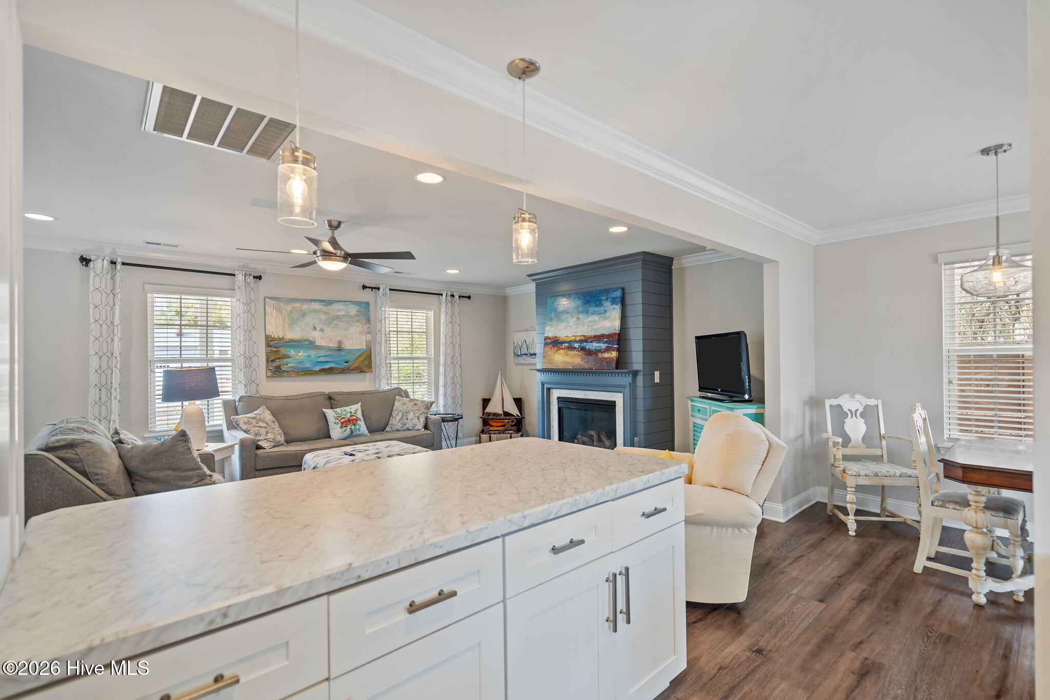 100558103 | Photo 17