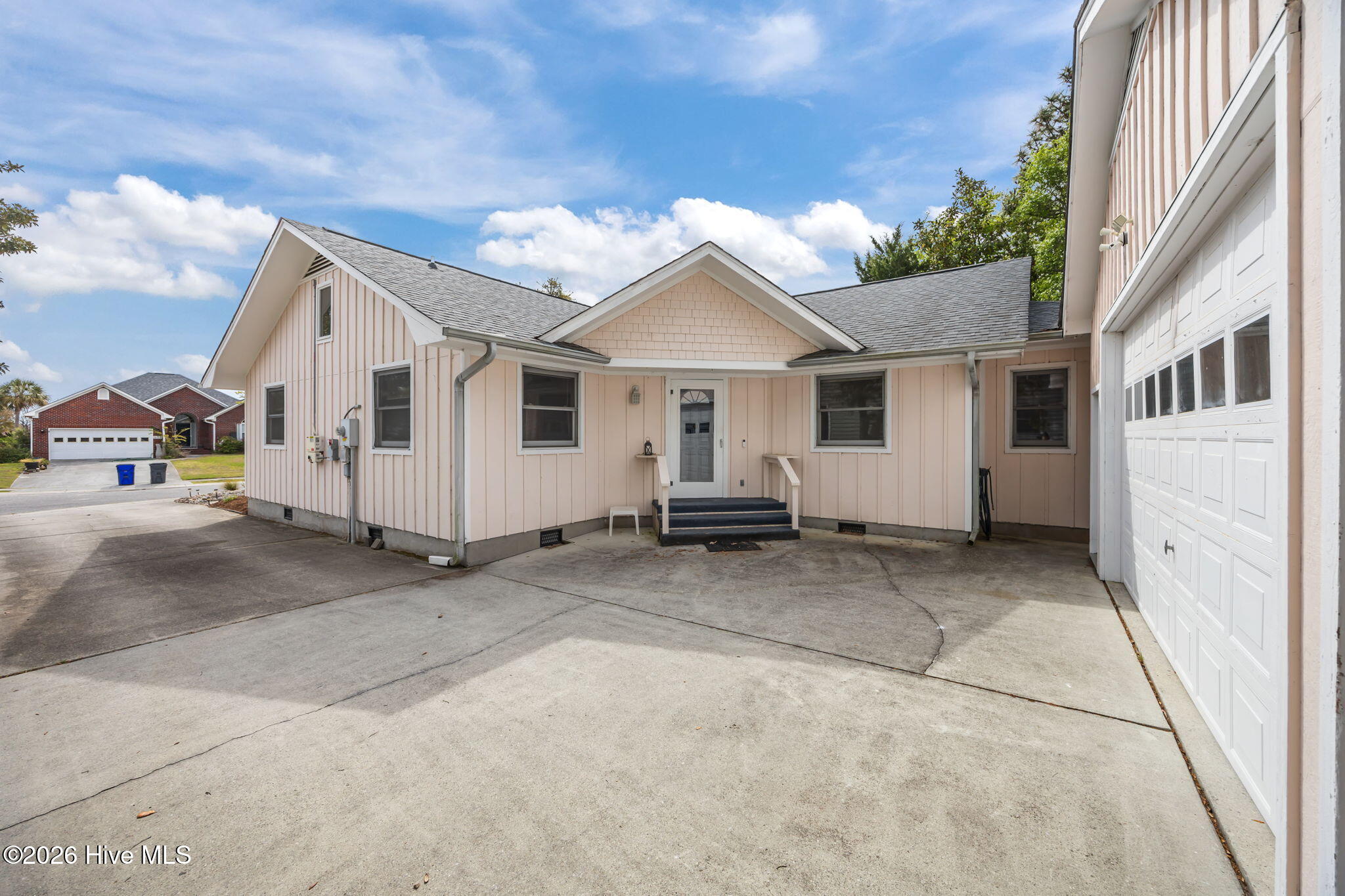 100565896 | Photo 44