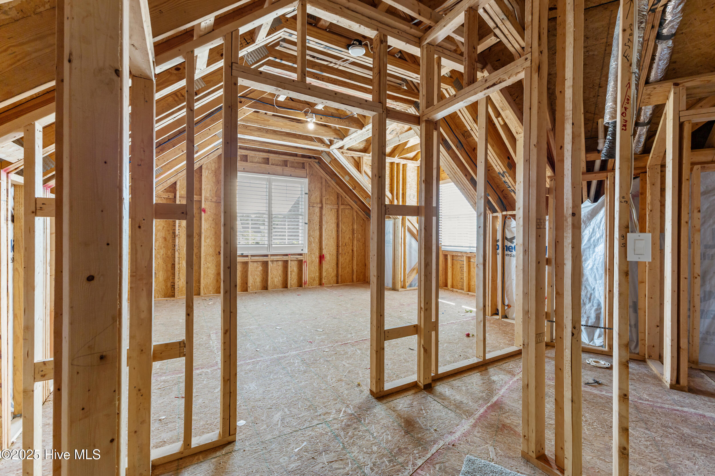 100534390 | Photo 40