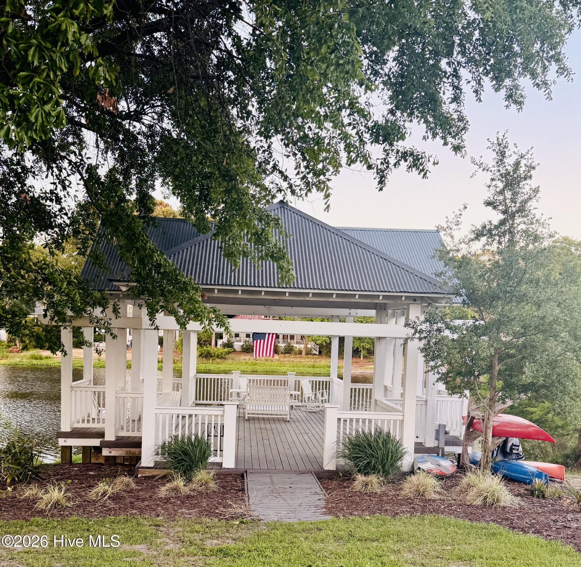 100569921 | Photo 46