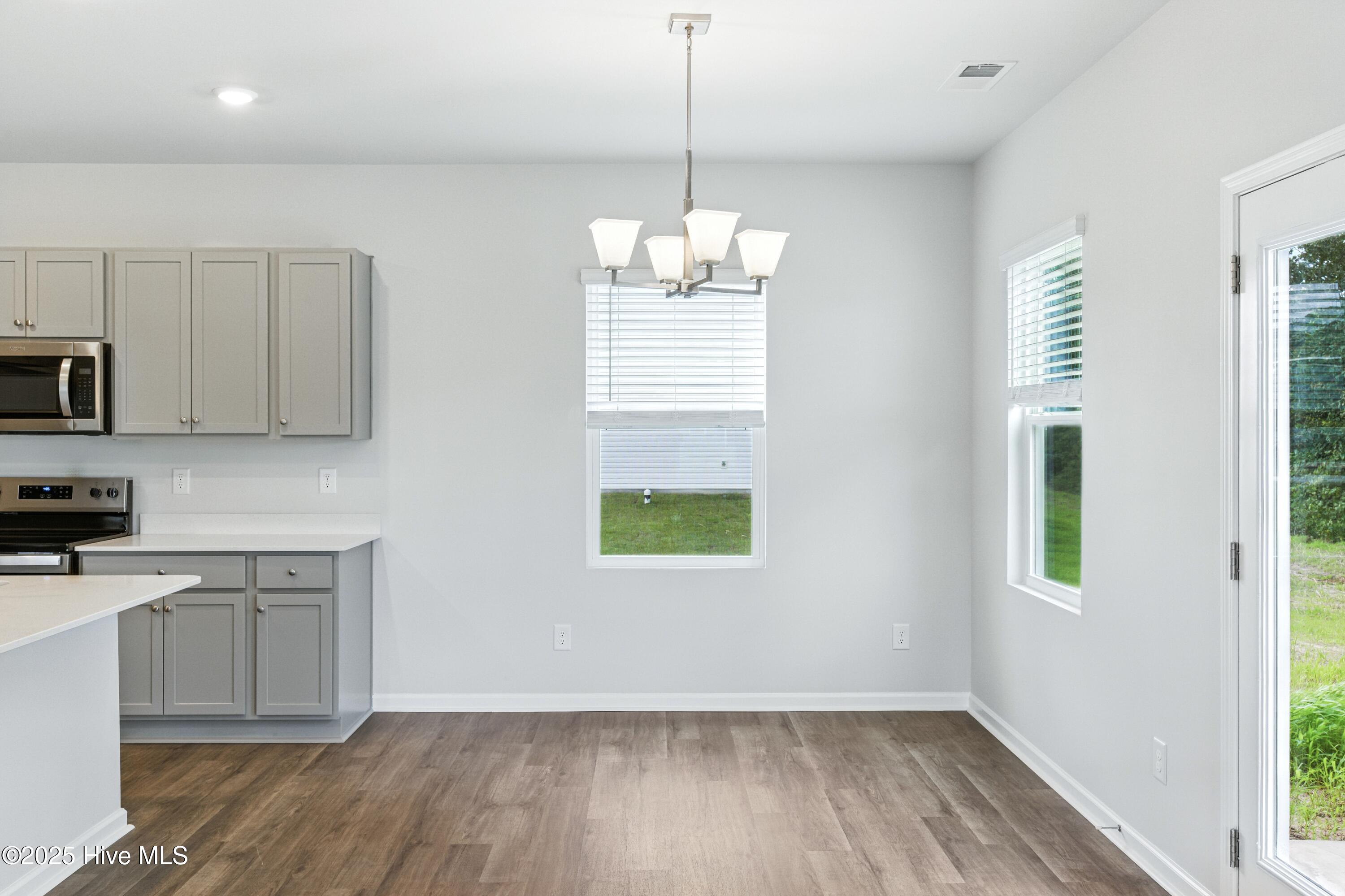 100538143 | Photo 17