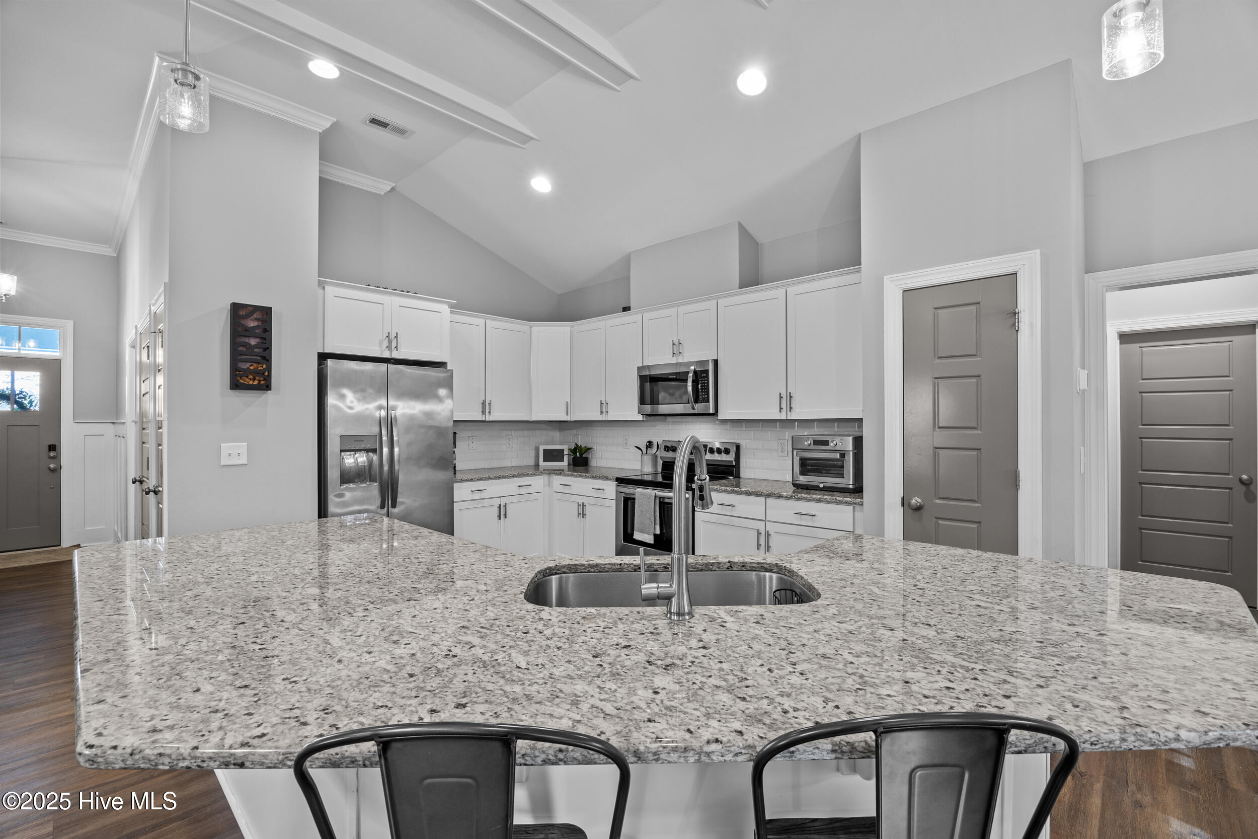 100545098 | Photo 10