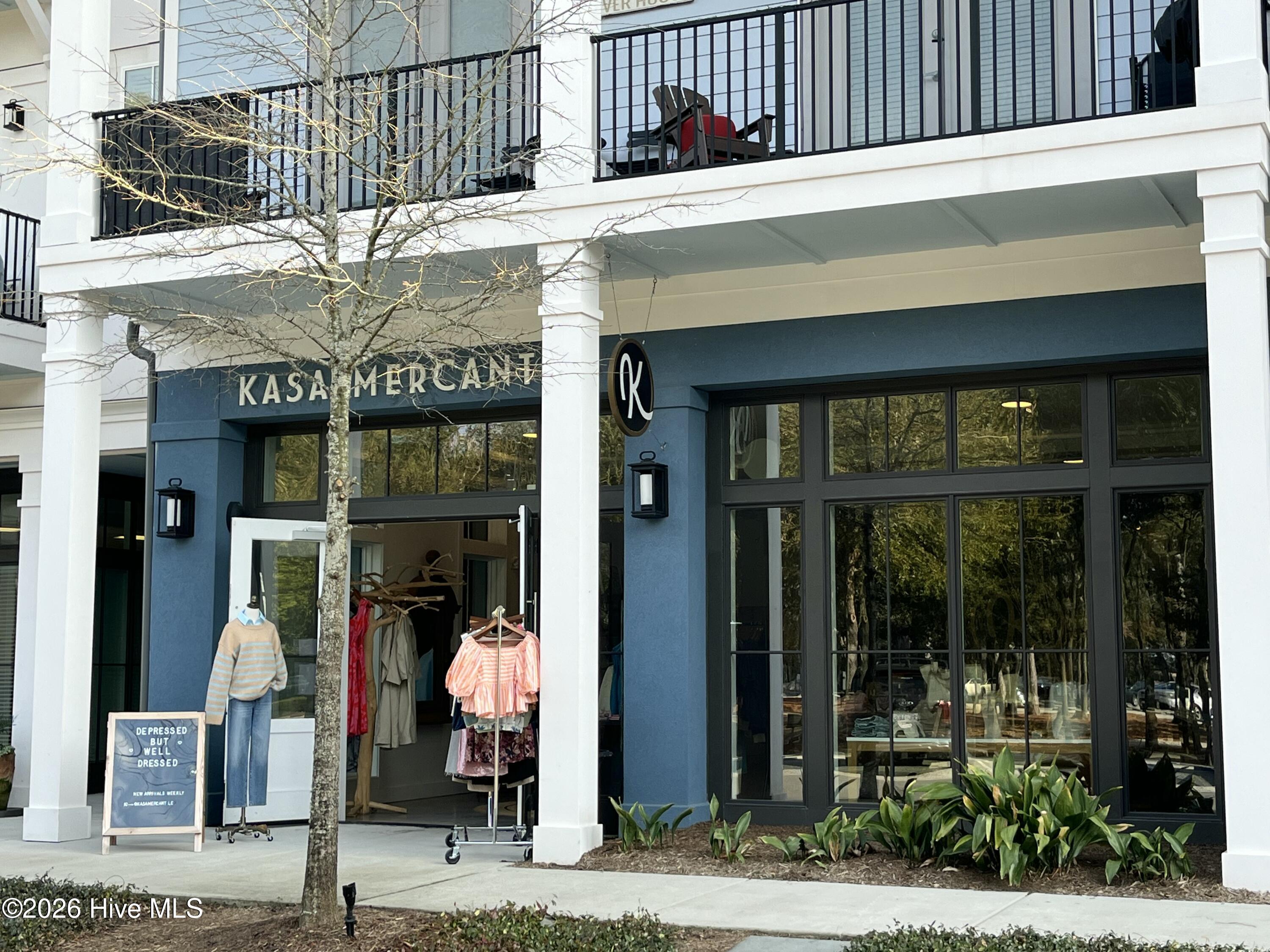 100554120 | Photo 86