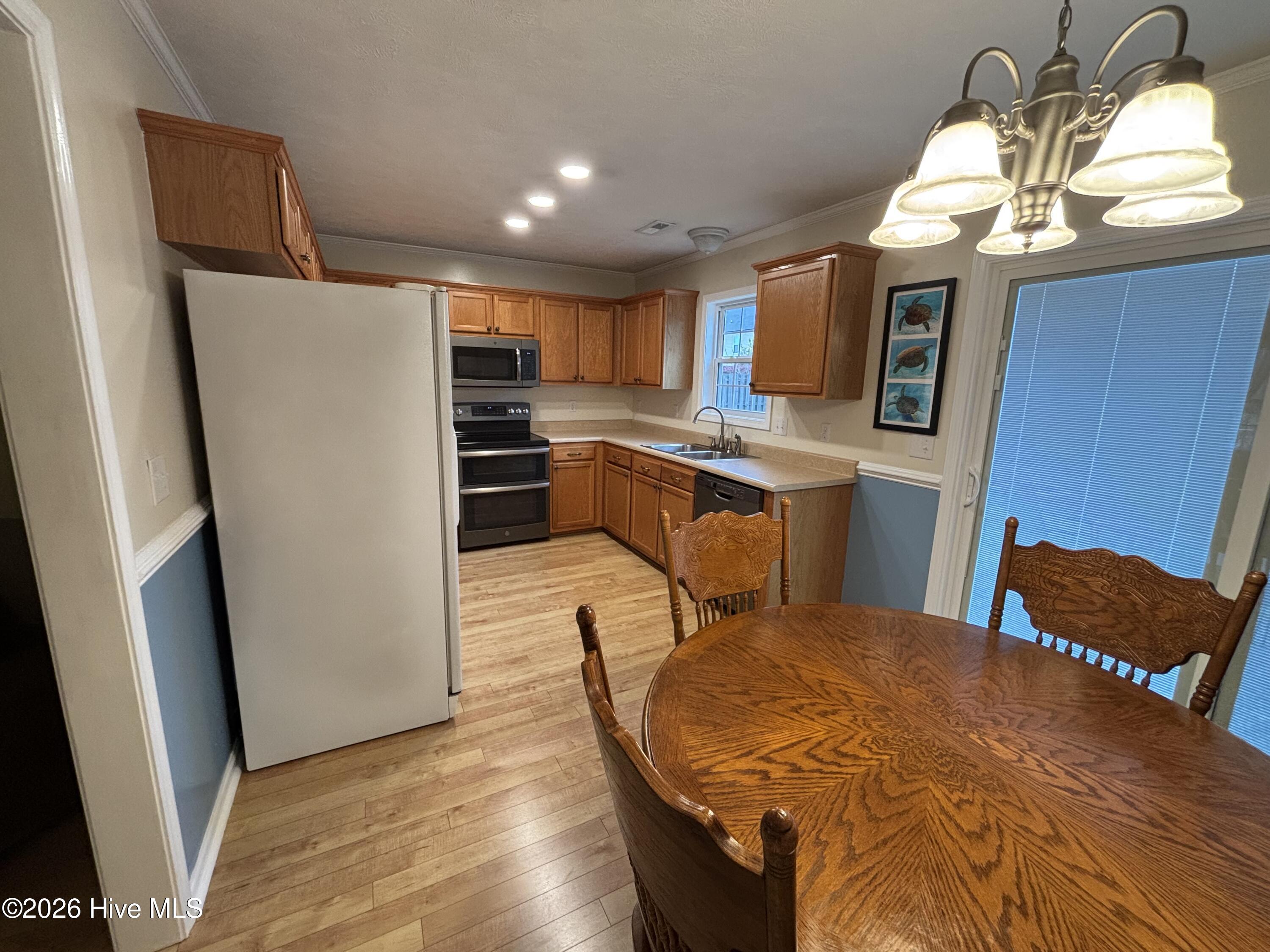 100561288 | Photo 15