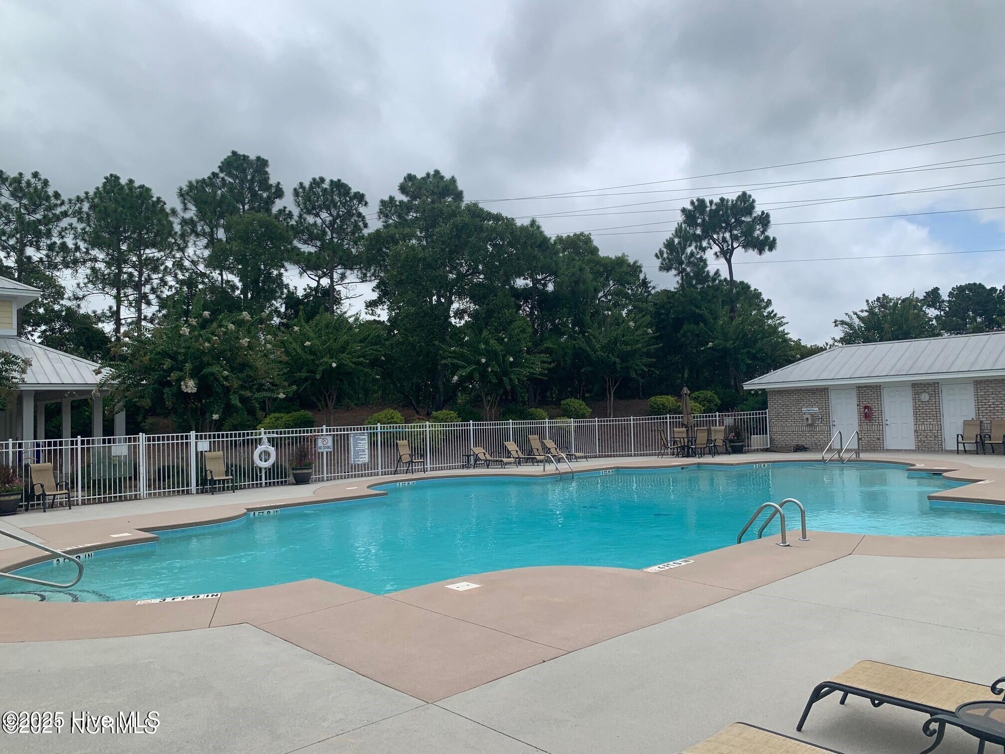 100537171 | Photo 61