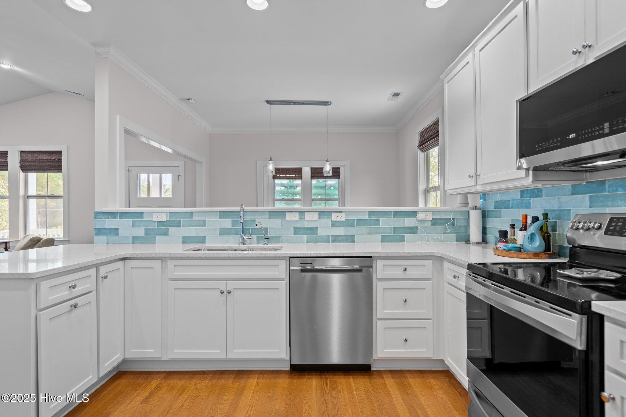 418 Columbia Avenue, Carolina Beach, NC 28428 – photo 8: 33-web-or-mls-DSC03860