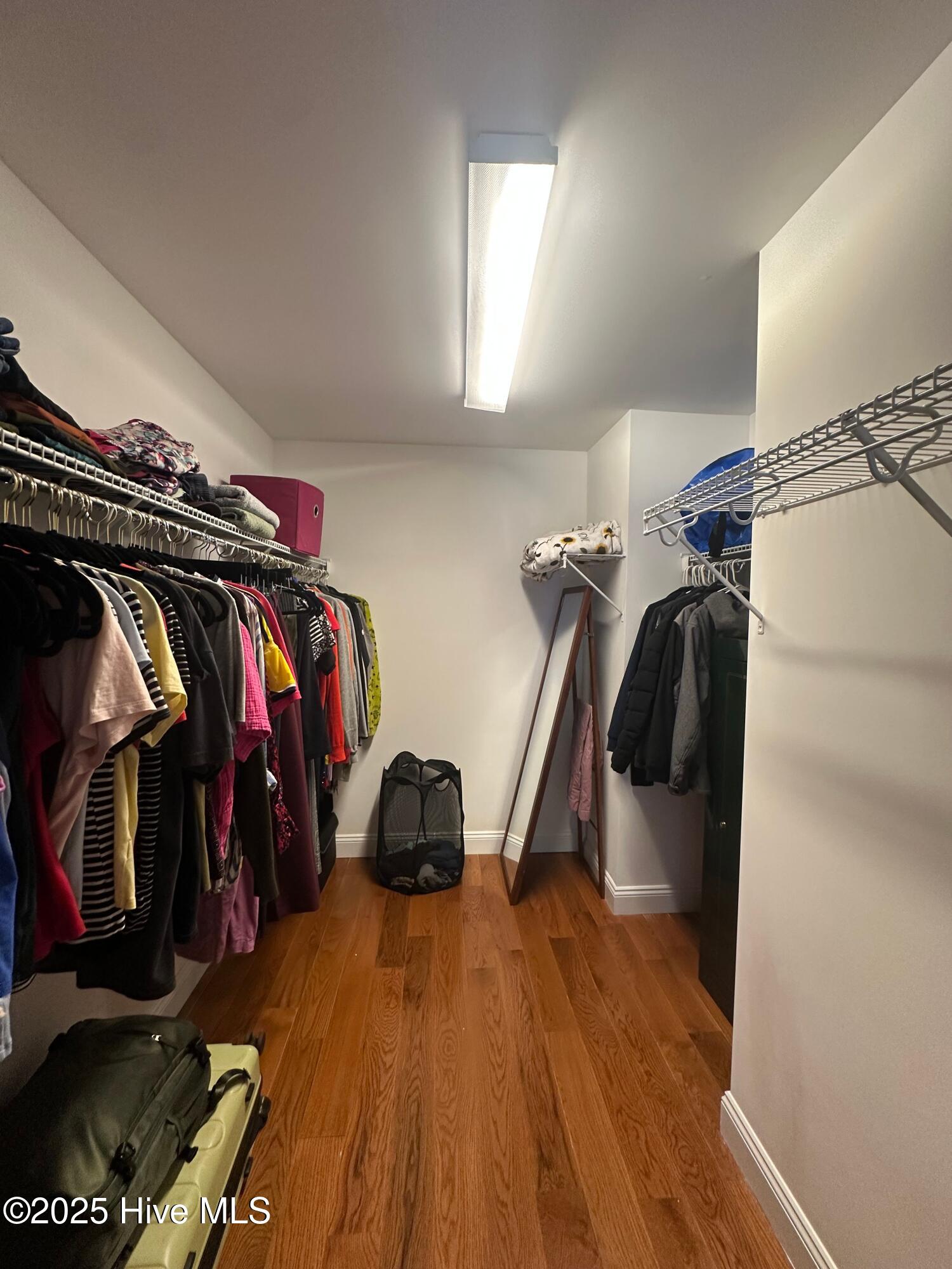 100551344 | Photo 23