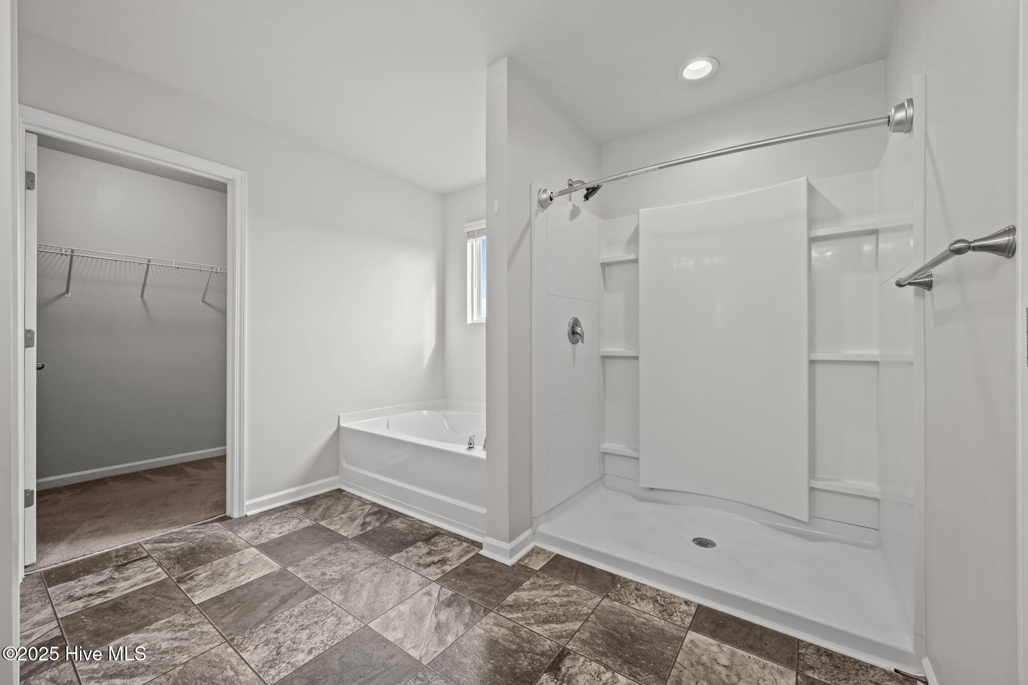 100536149 | Photo 15