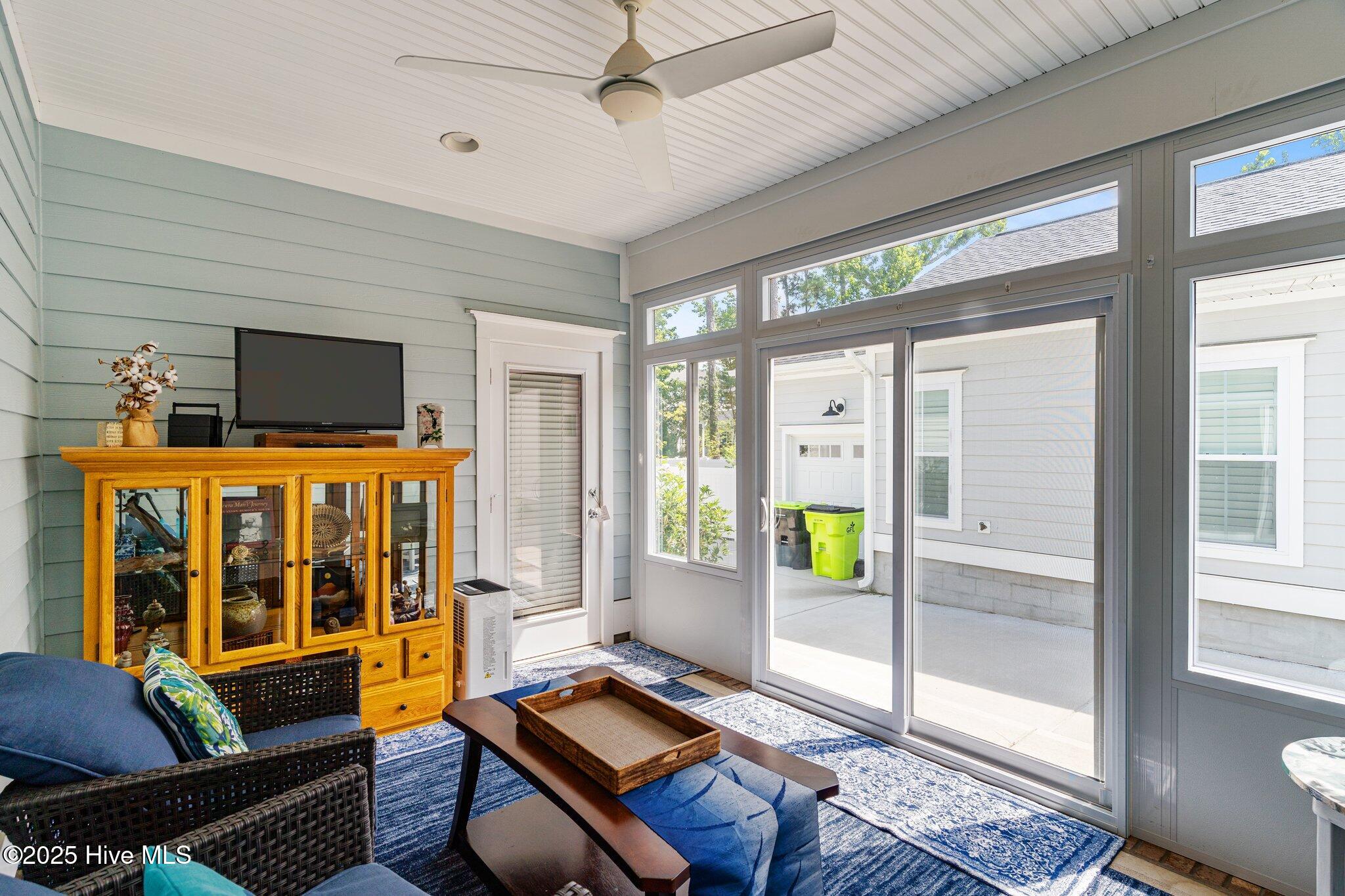 100517876 | Photo 56