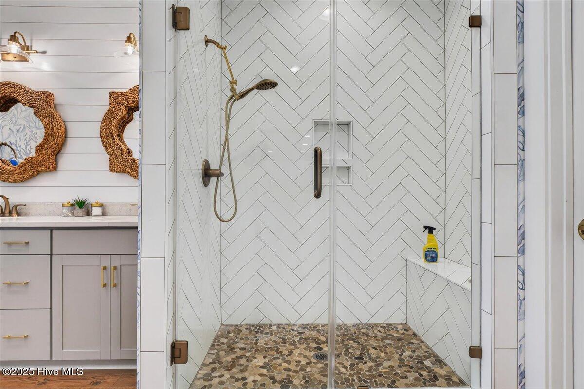 100541431 | Photo 24