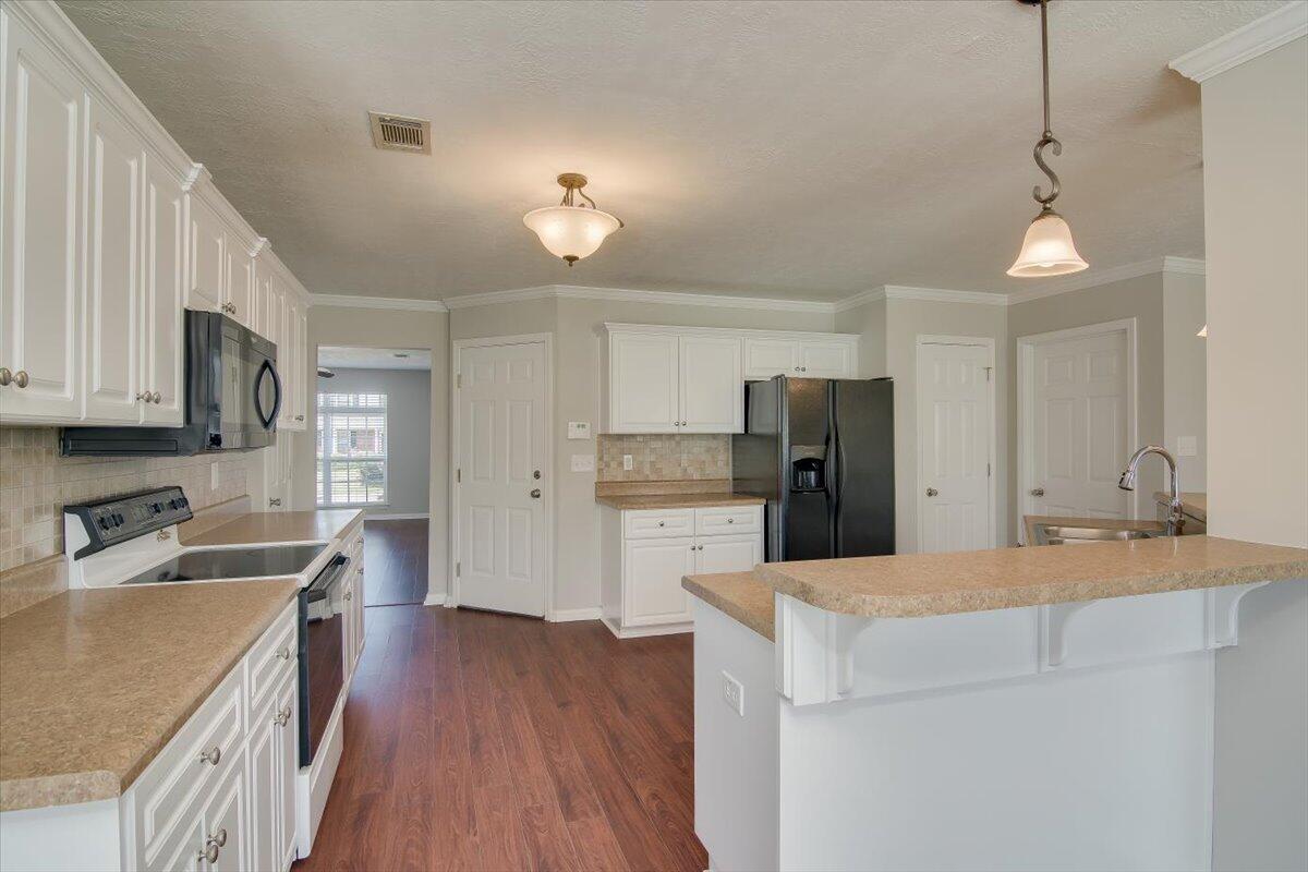 5043 Reynolds Way