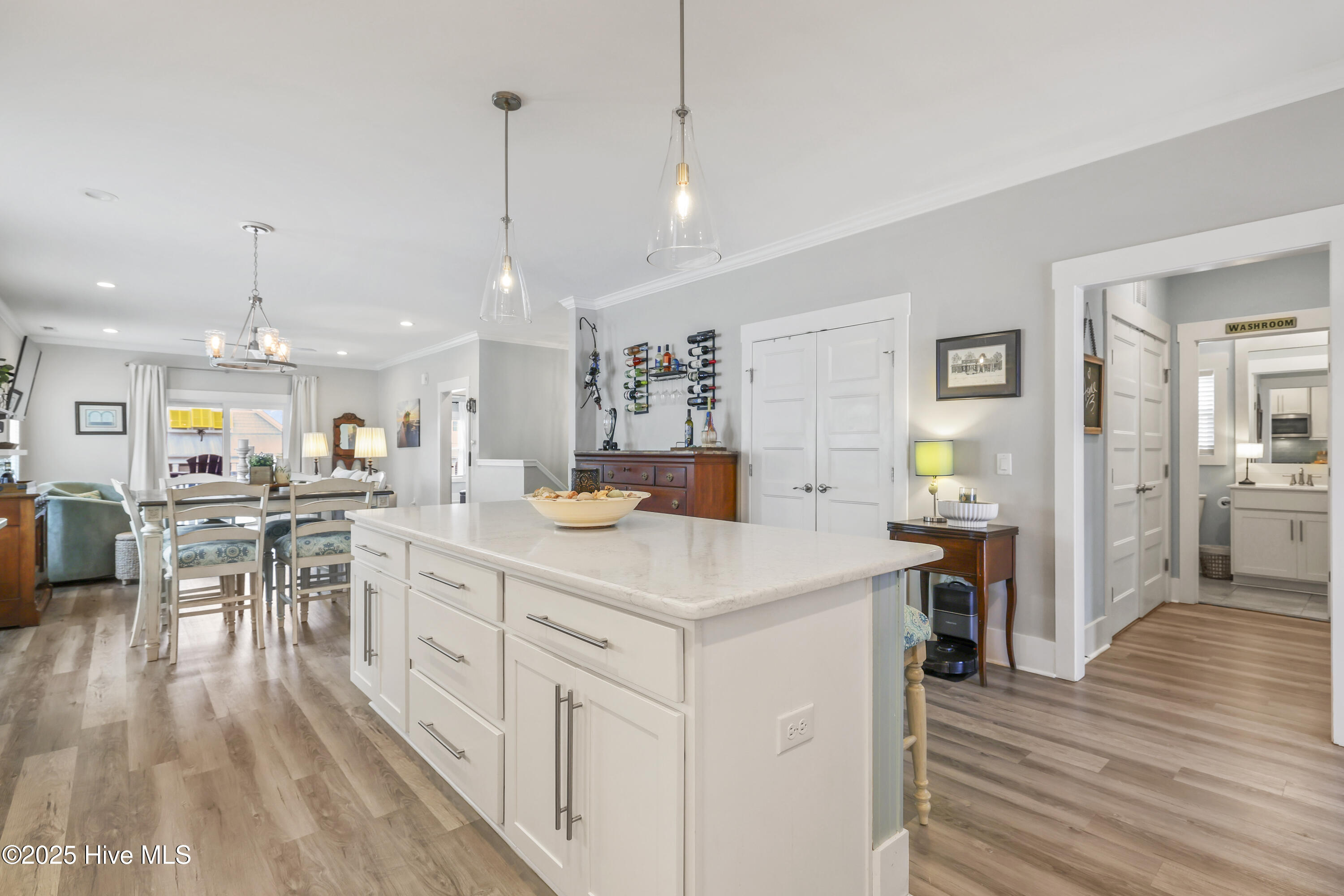 100536378 | Photo 17