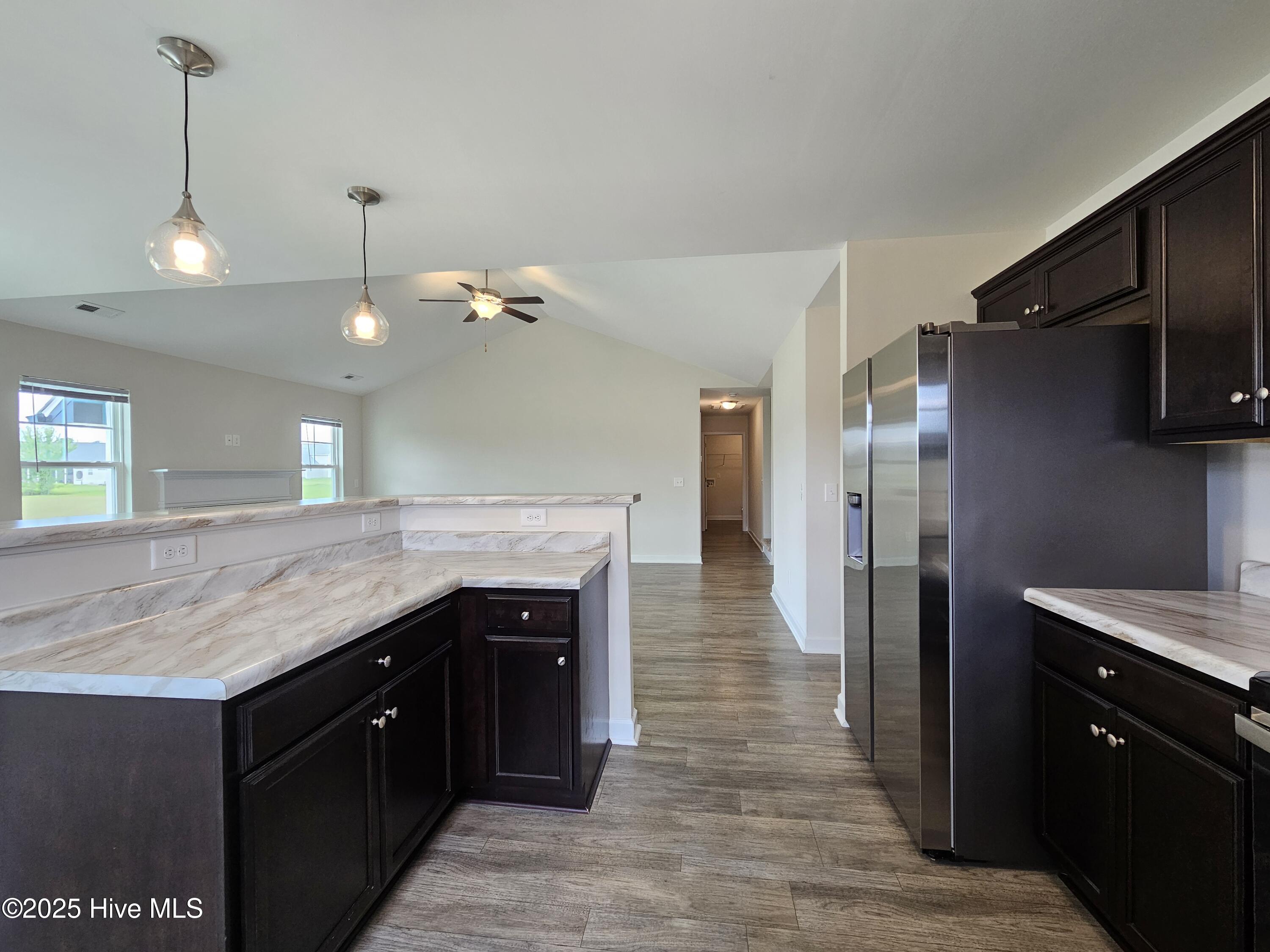 100526822 | Photo 10