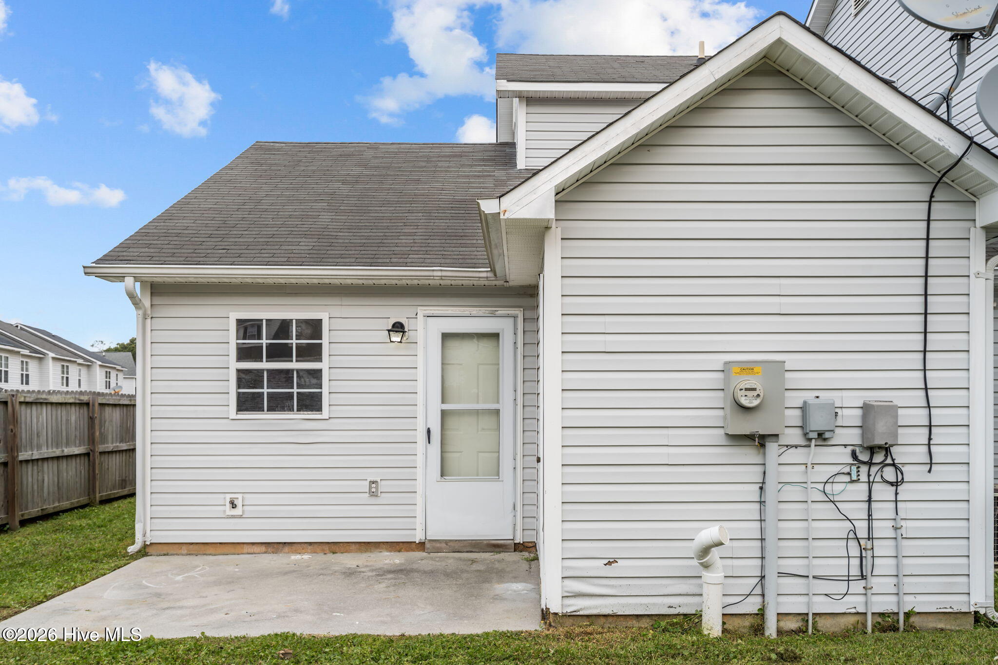 100562645 | Photo 26