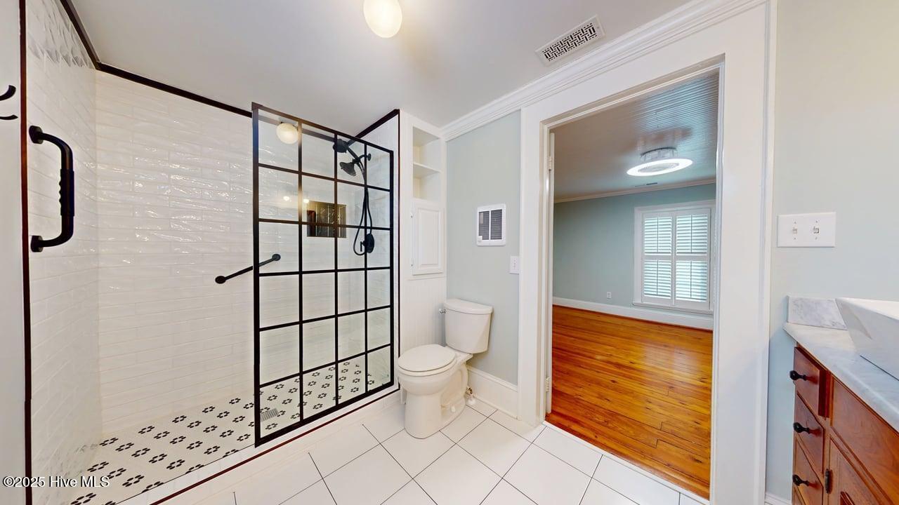 100502870 | Photo 45